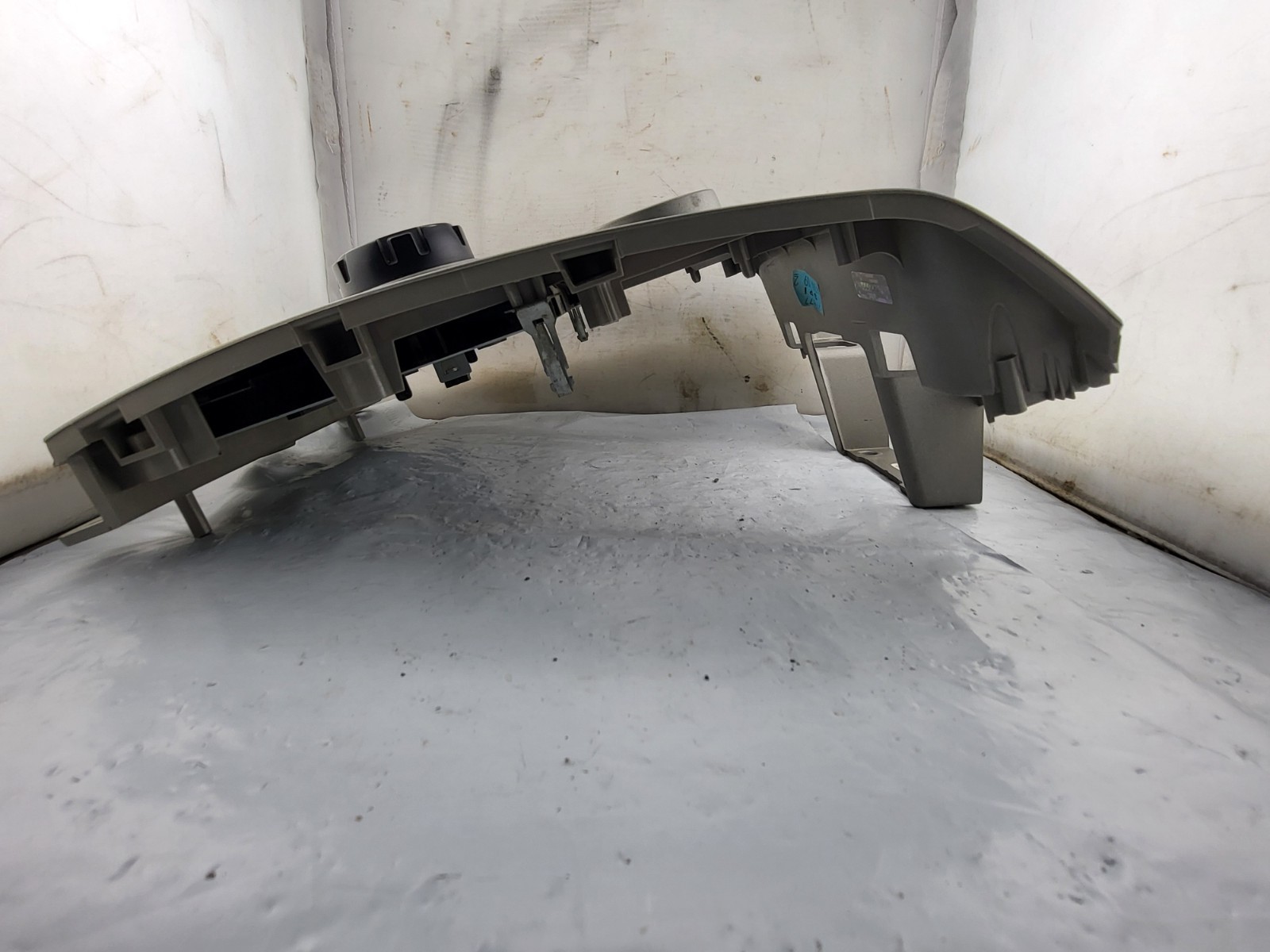 09-12 Ford Escape AM FM Radio Bezel & Control Panel 9L8T-18A802-BB
