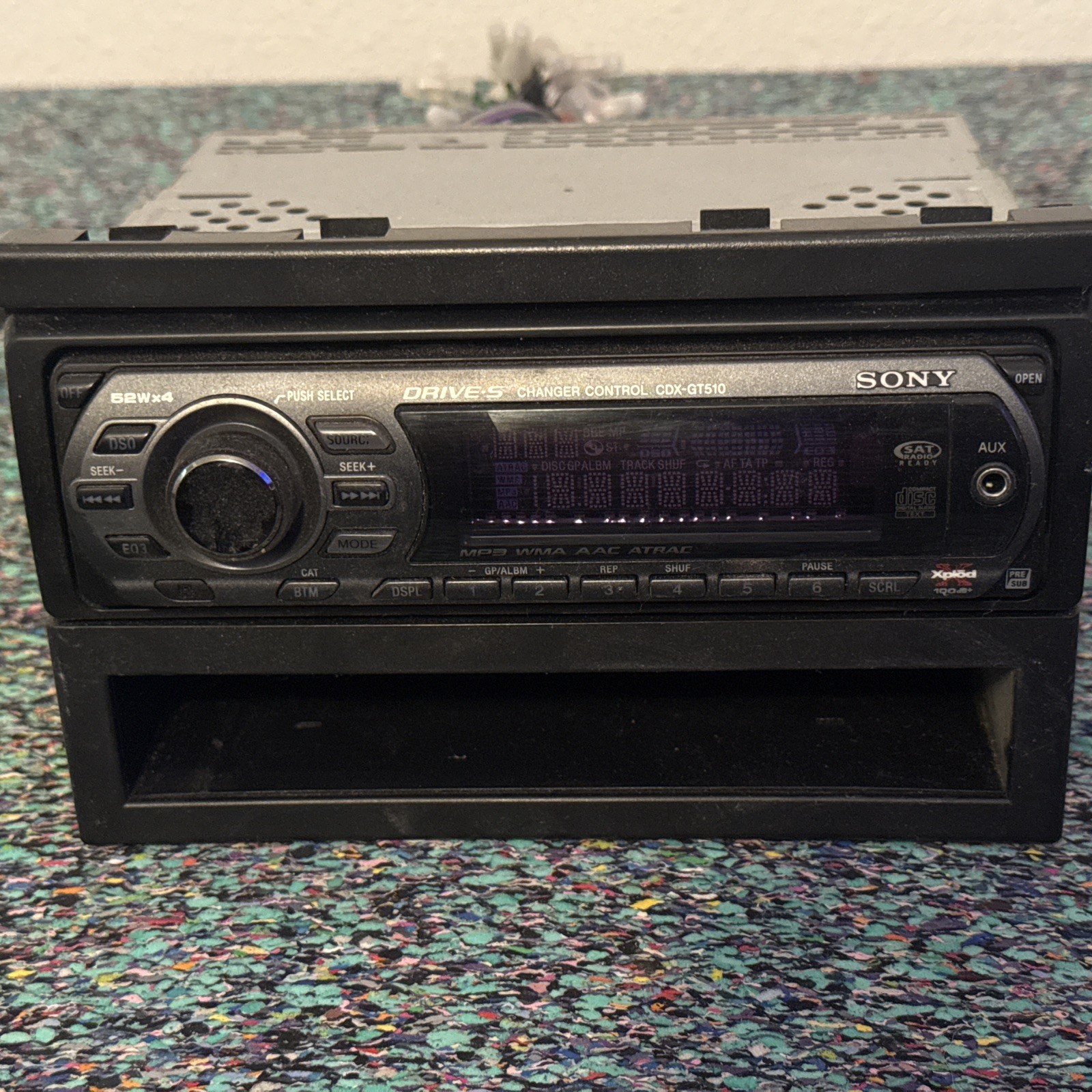 Sony Xplod CDX-GT510 Single DIN CD Player/Radio 52W Untested W Facia Kit