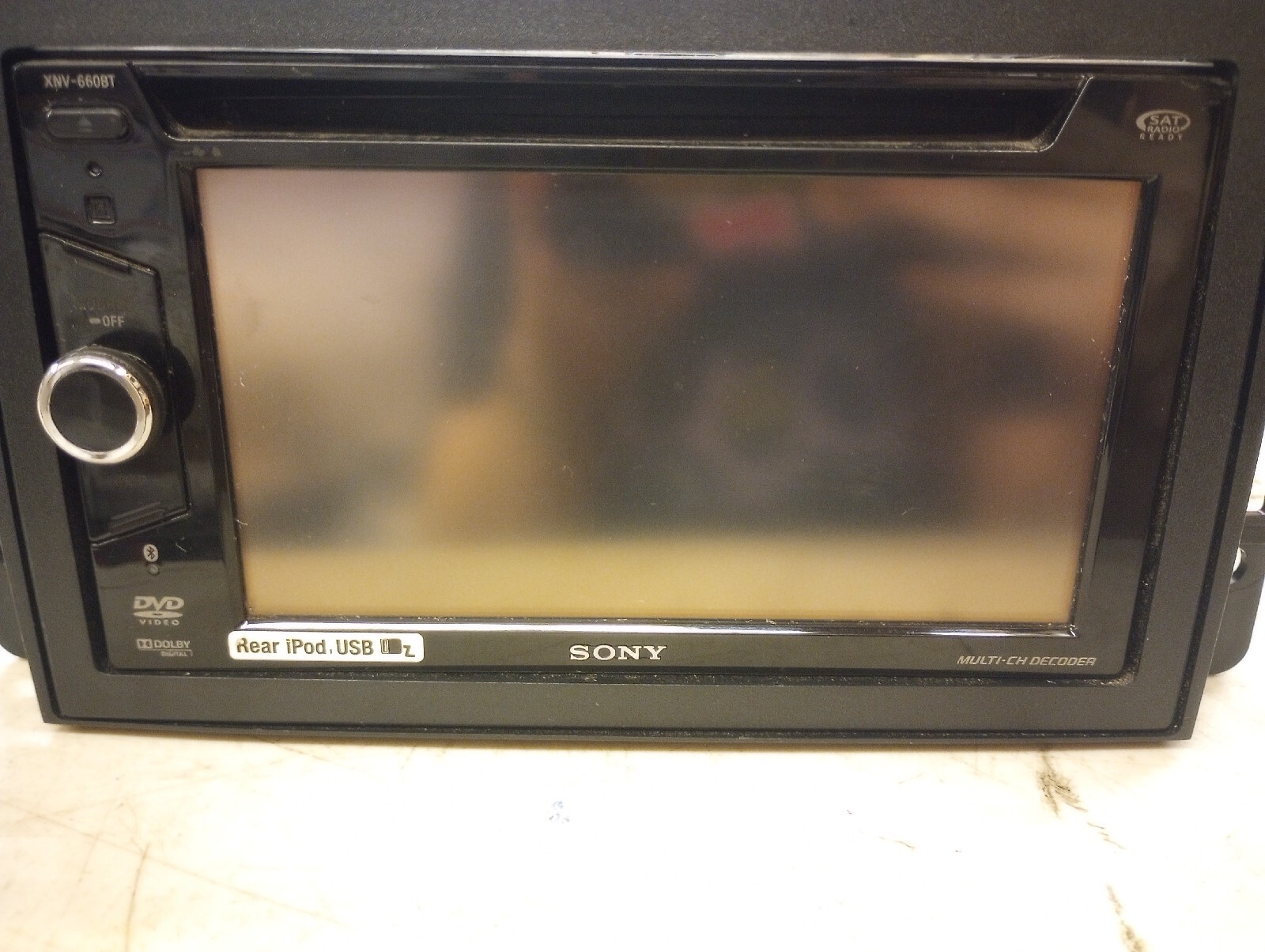 Sony XNV-660BT 6.1″ Touchscreen Car Stereo With TomTom GPS