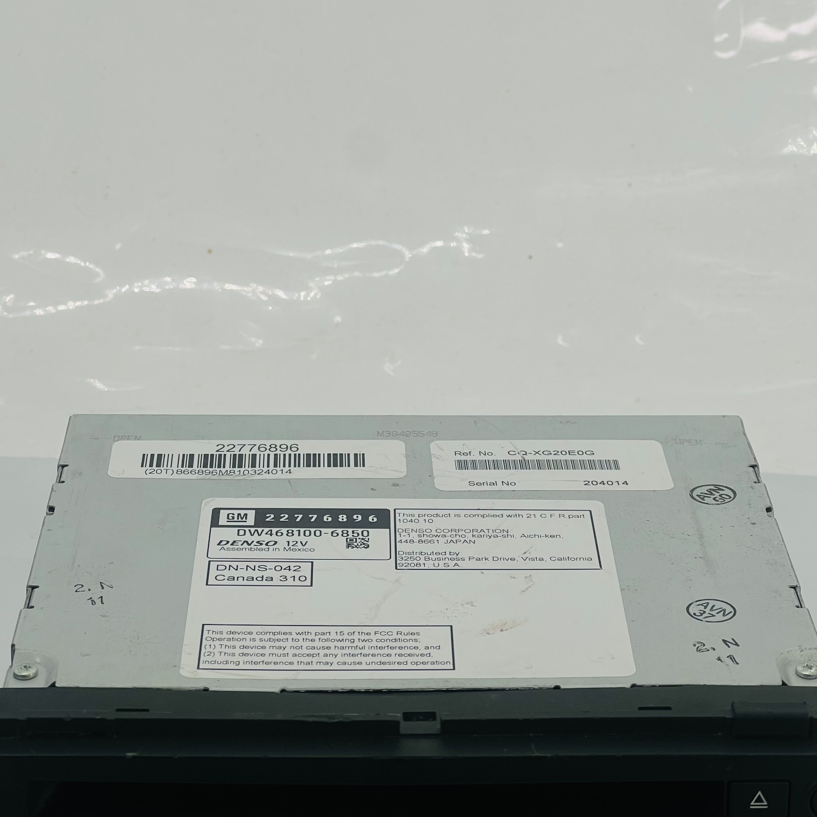 GM Denso DW468100-6850 22776896- DVD Navi Radio Yukon Suburban Tahoe OEM