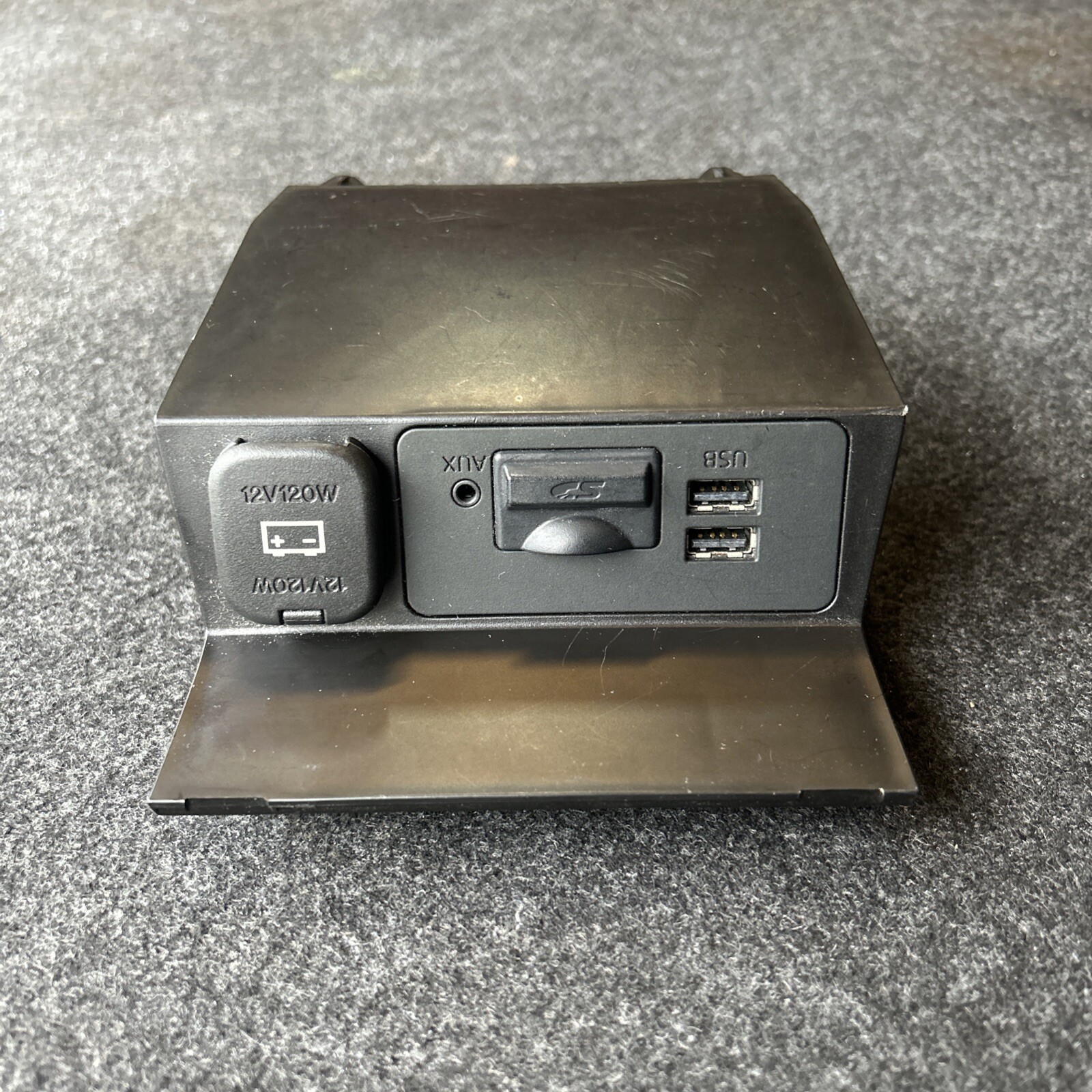 MAZDA 3 2.0 PETROL 2016 AUX USB CONNECTION UNIT BHN2-644A1