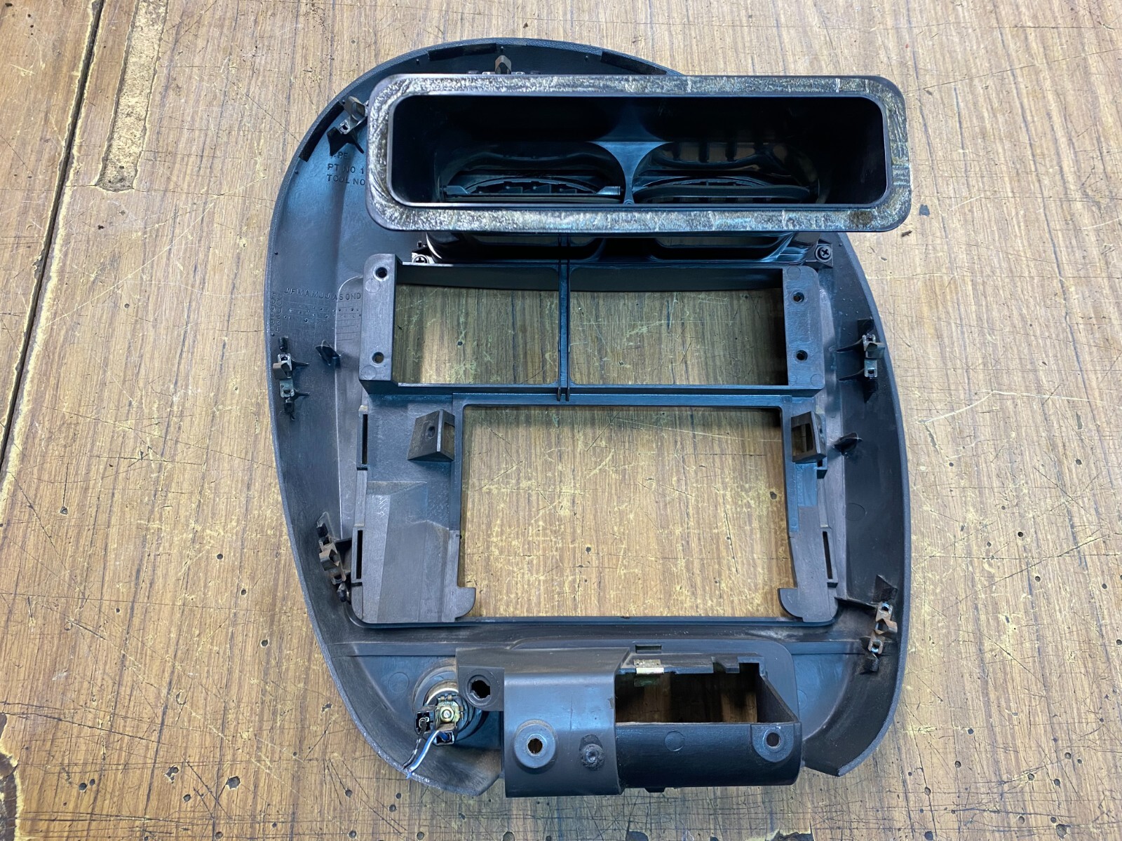 Ford Falcon AU S2,S3 Dash A/C Stereo Control Surround