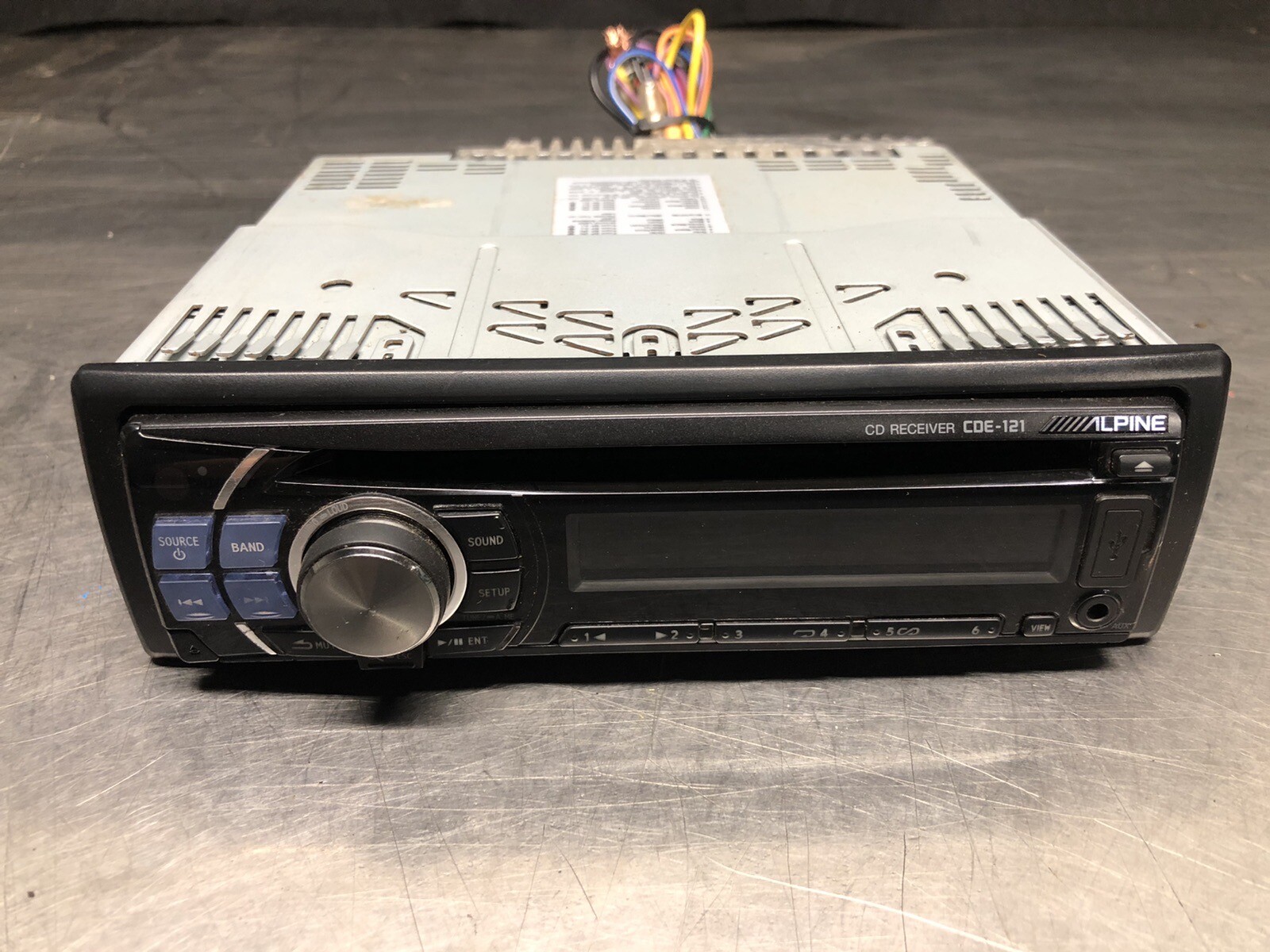 Alpine CDE-121 Am Fm Cd Player Stereo Radio Receiver USB 2011 Model
