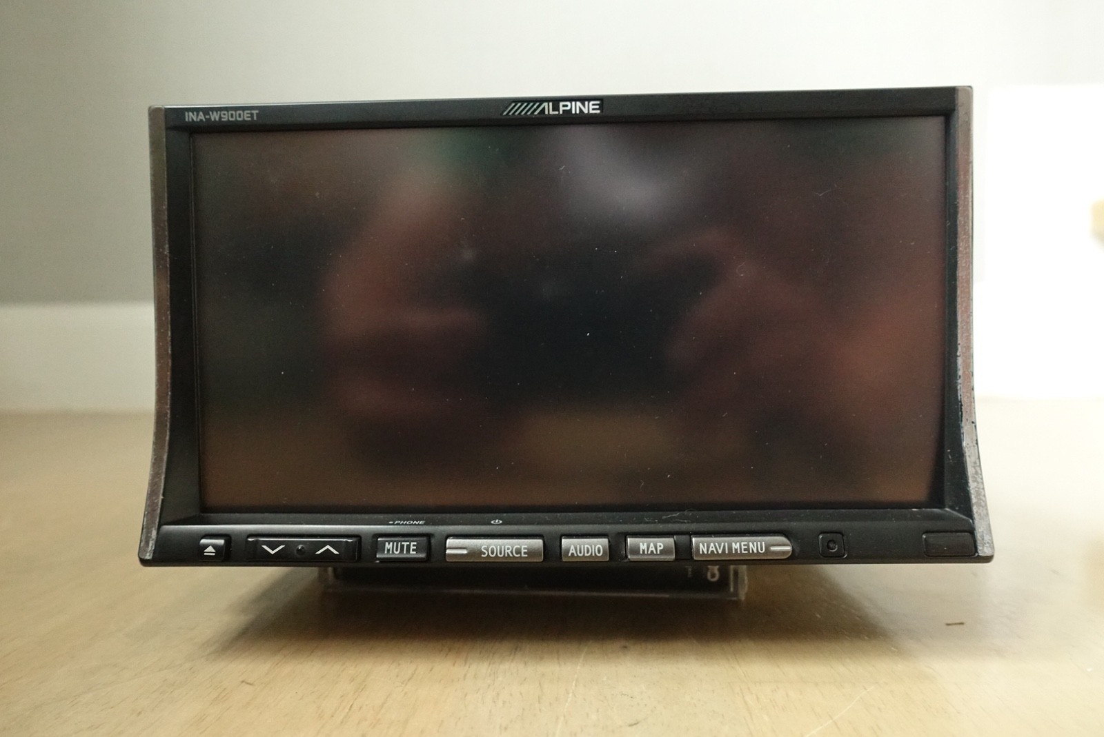 Alpine INA-W900ET. 7″ Touch Screen. Fully functonsl. New Film. 3 RCA Pre out.