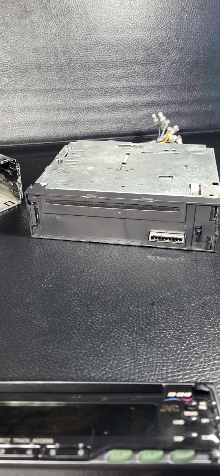 JVC KD-S640 CD Player In Dash Receiver with Removable Face (1999)