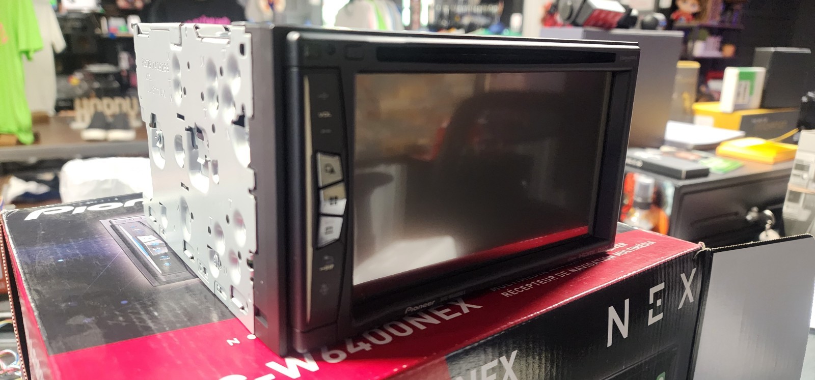 Pioneer AVIC-W6400NEX Brand new w/remote, manuals, never installed