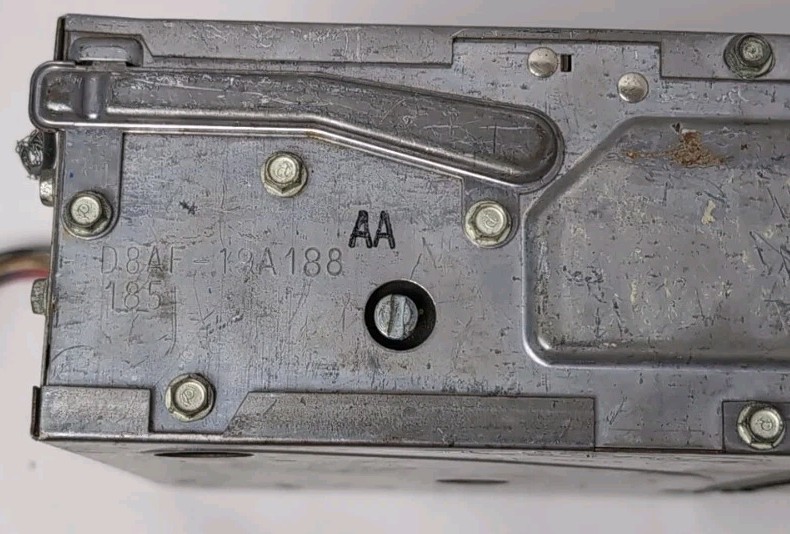 Ford AM/FM Quadrasonic 8-Track Tape Radio D8AF-19A188-AA Sold As Is Not Tested