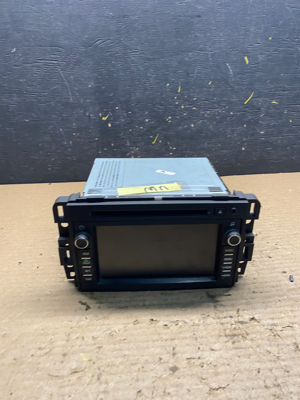 2010 2011 Buick Enclave Radio Stereo CD Player Screen Display s3153 DG