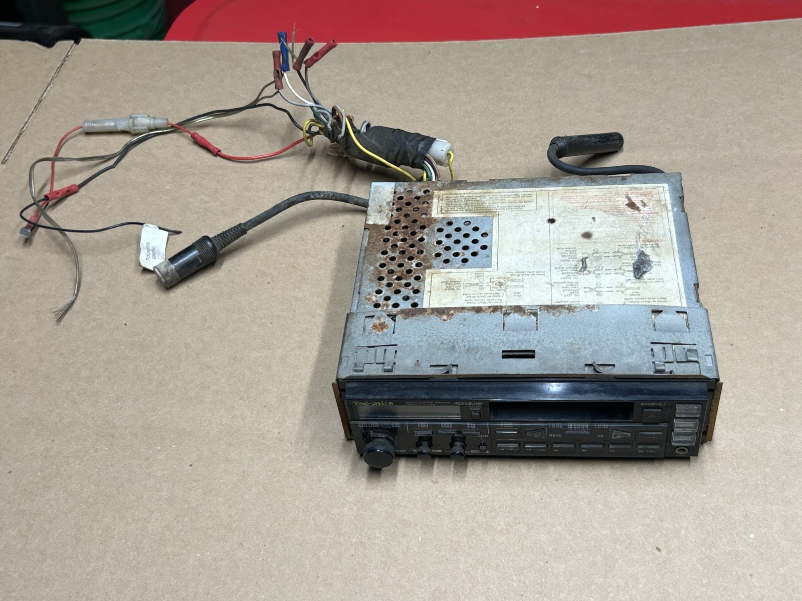 Vintage 80’s TECHNICS ALPHATUNER Car Stereo Cassette Deck Radio FM-AM CQ-R9300EU