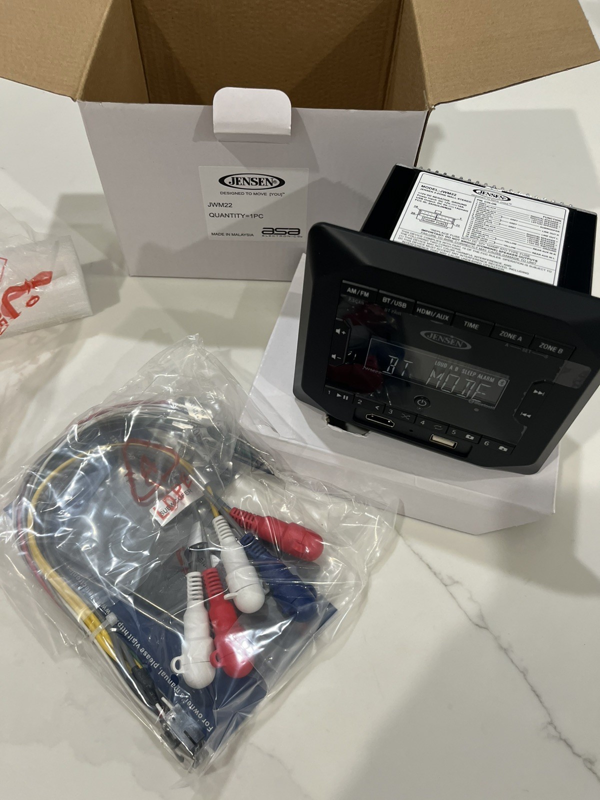 Jensen JWM22 AM/FM/Bluetooth/USB/HDMI/AUX Cube Wall Mount Stereo