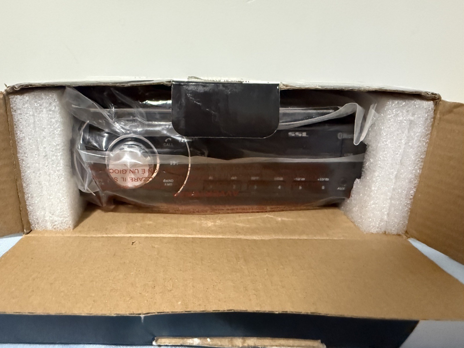 SSL Ml41B BLUETOOH MP3-COMPATIBLE DIGITAL MEDIA FM RECEIVER 200WATTS