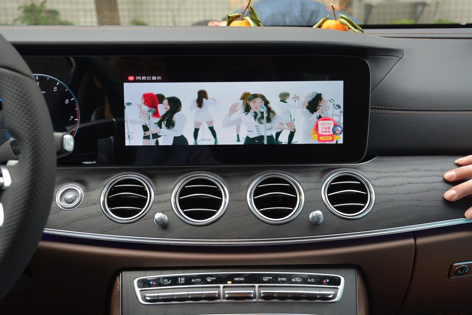 Android CarPlay Adapter For Mercedes GLS X167 12.3 ” NTG6.0 Radio Update carplay
