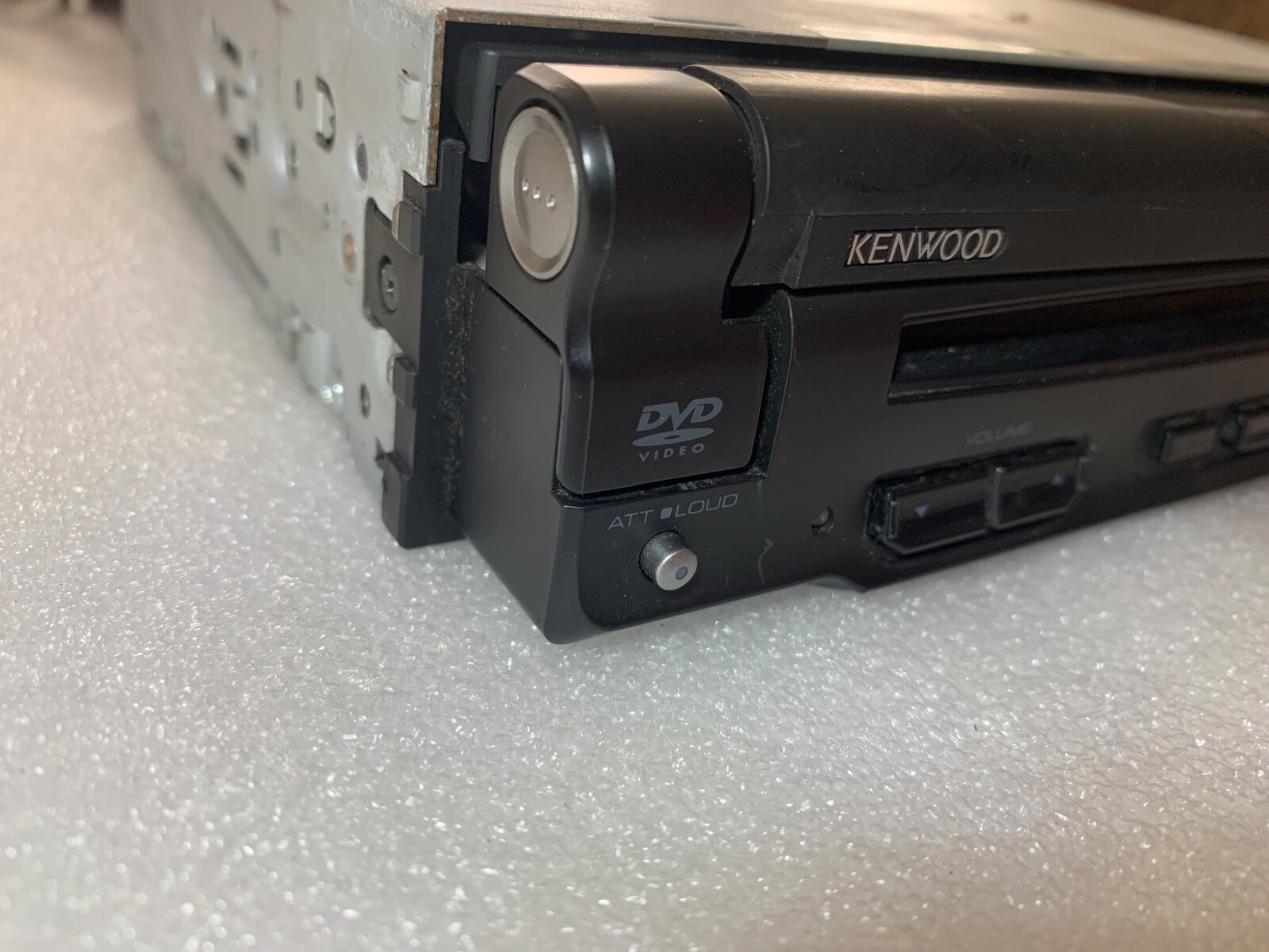Kenwood KVT-514 7-Inch Wide In-Dash Monitor with USB/iPod /DVD -NOT COMPLETE SET