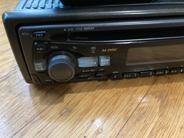 ALPINE CAR AUDIO AMBER AM/FM CD BBE EQ UNIT CDA-7840 REMOTE INC DANCING LIGHTS