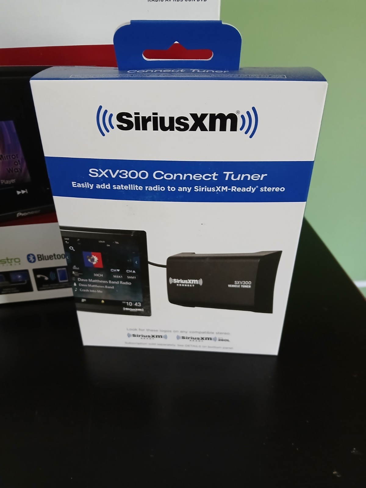 Pioneer AVH-521EX Multimedia DVD/Cd Receiver. Brand New With Xm Ready Reciever.
