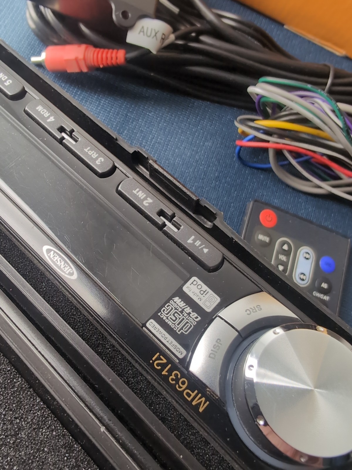 Jensen CD AM/FM Receiver ipod/MP3/WMA/ SAT Ready MP6312i