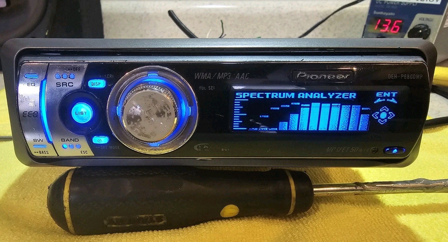 Pioneer Old School HU DEH-P6800mp Cd Receiver. Motorized Face Dolphins Display