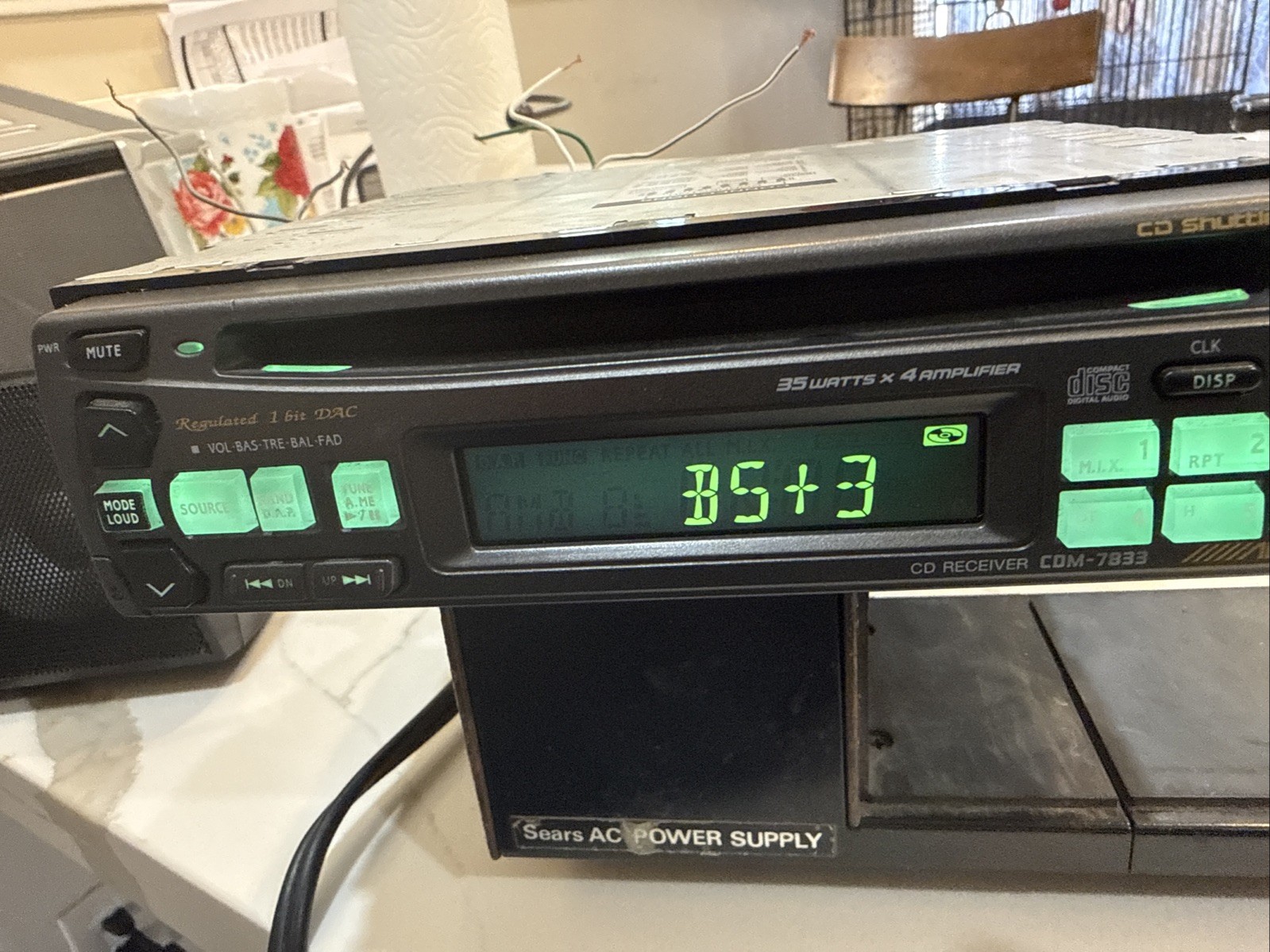ALPINE CAR AUDIO STEREO IN DASH CD UNIT OLD SCHOOL CDM-7833