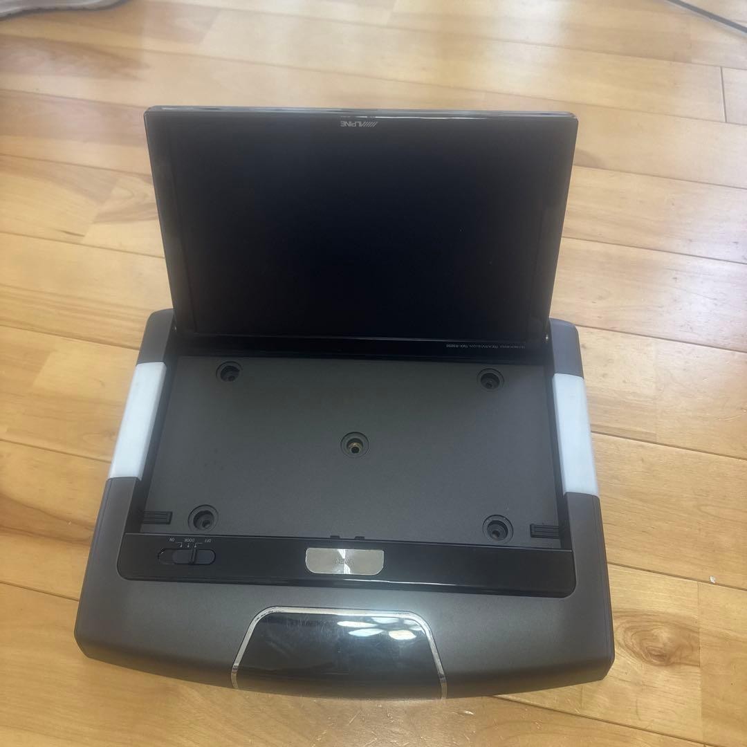 ALPINE flip-down monitor gray