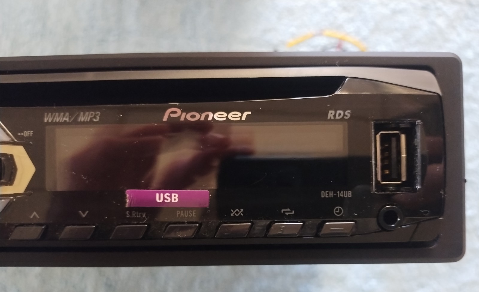 Pioneer DEH-14UB, CD /MP3/ USB, RDS Receiver , 200 watts, New Open Box