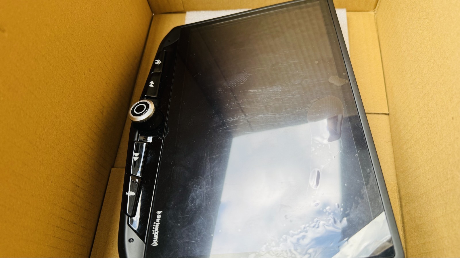Stinger HEIGH10 2-DIN 10″ Touchscreen Radio Unit – Black (UN1810)