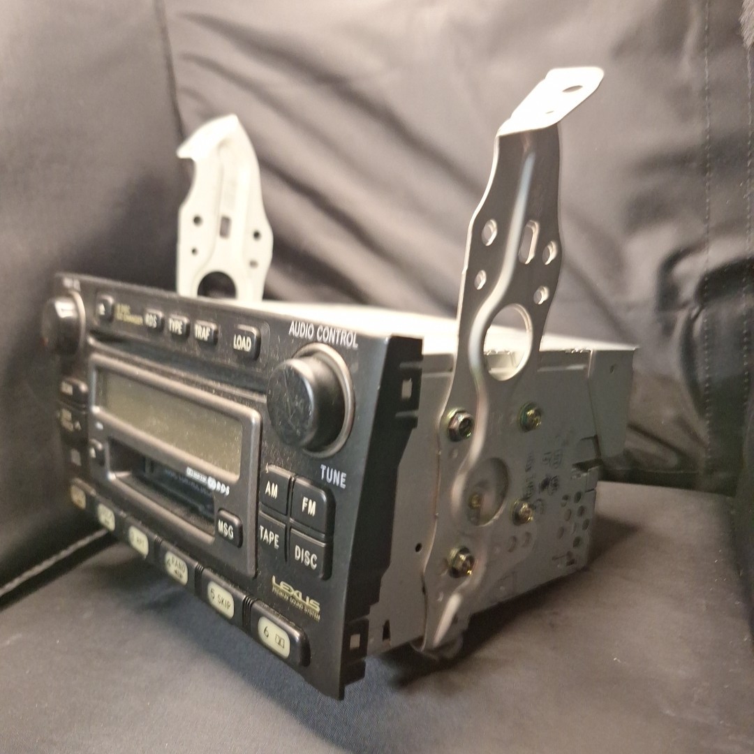 lexus 86120-AA040 Fujitsu 122000-3210D101 Radio with mounting bracket Head unit