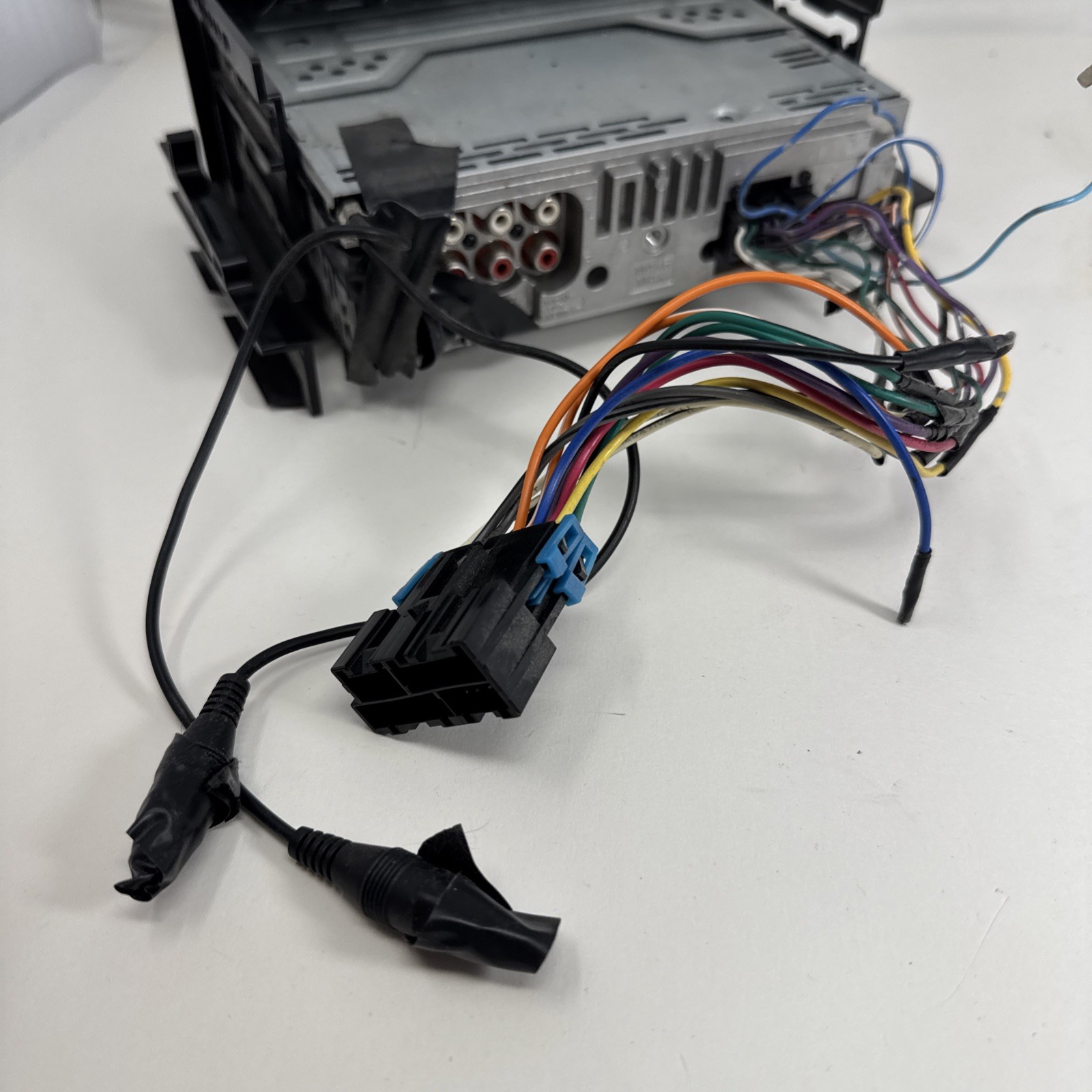 SONY CDX-GT72W w/ Head Unit And Cables Graphics