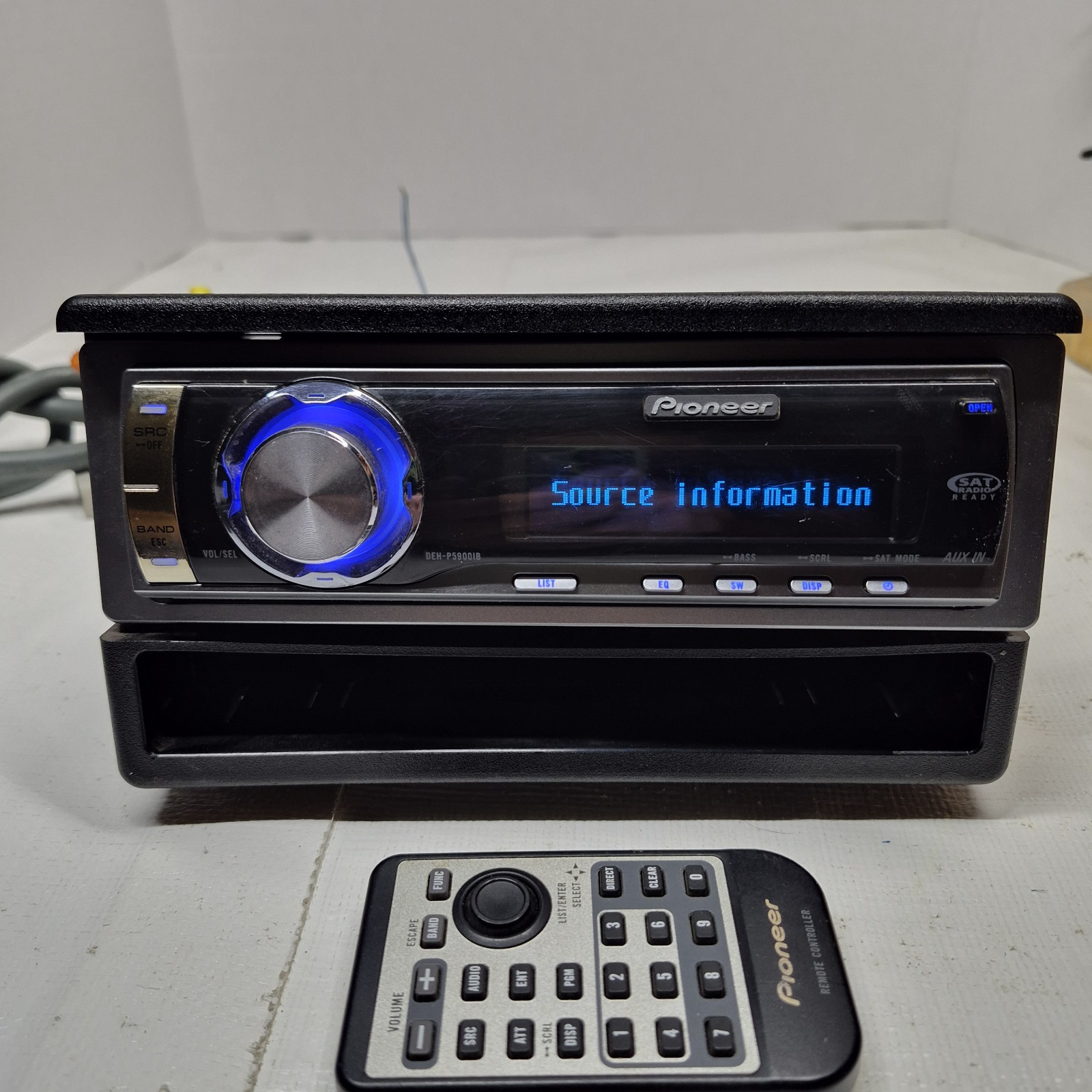 Vintage PIONEER DEH-P5900IB CD mp3 PLAYER 4V Preout REMOTE Control Blue Graphics