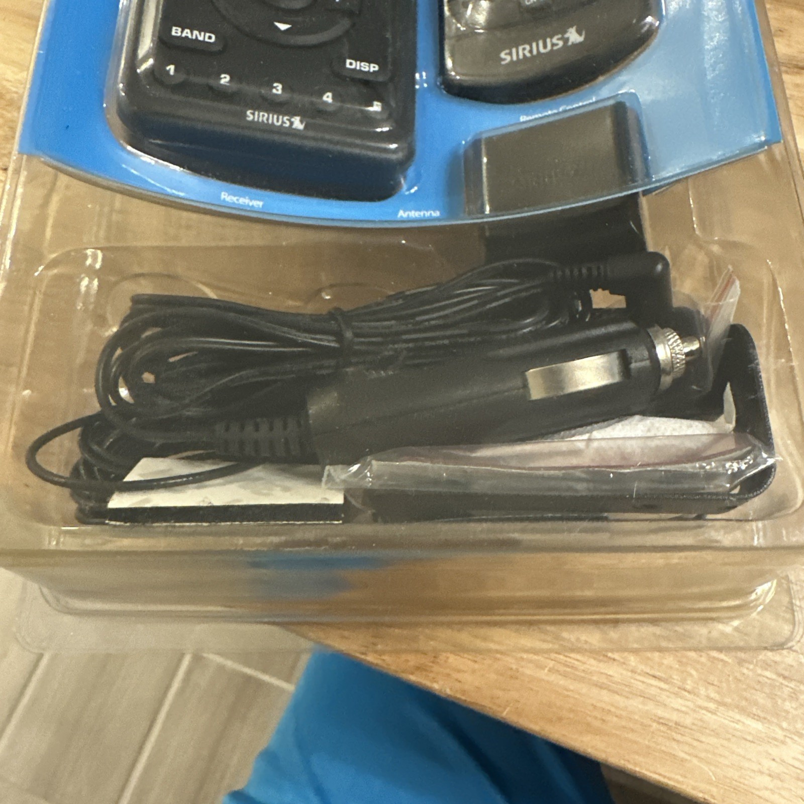Sirius Satellite Radio Sirius One All-In-One Car Kit with remote NEW SV1