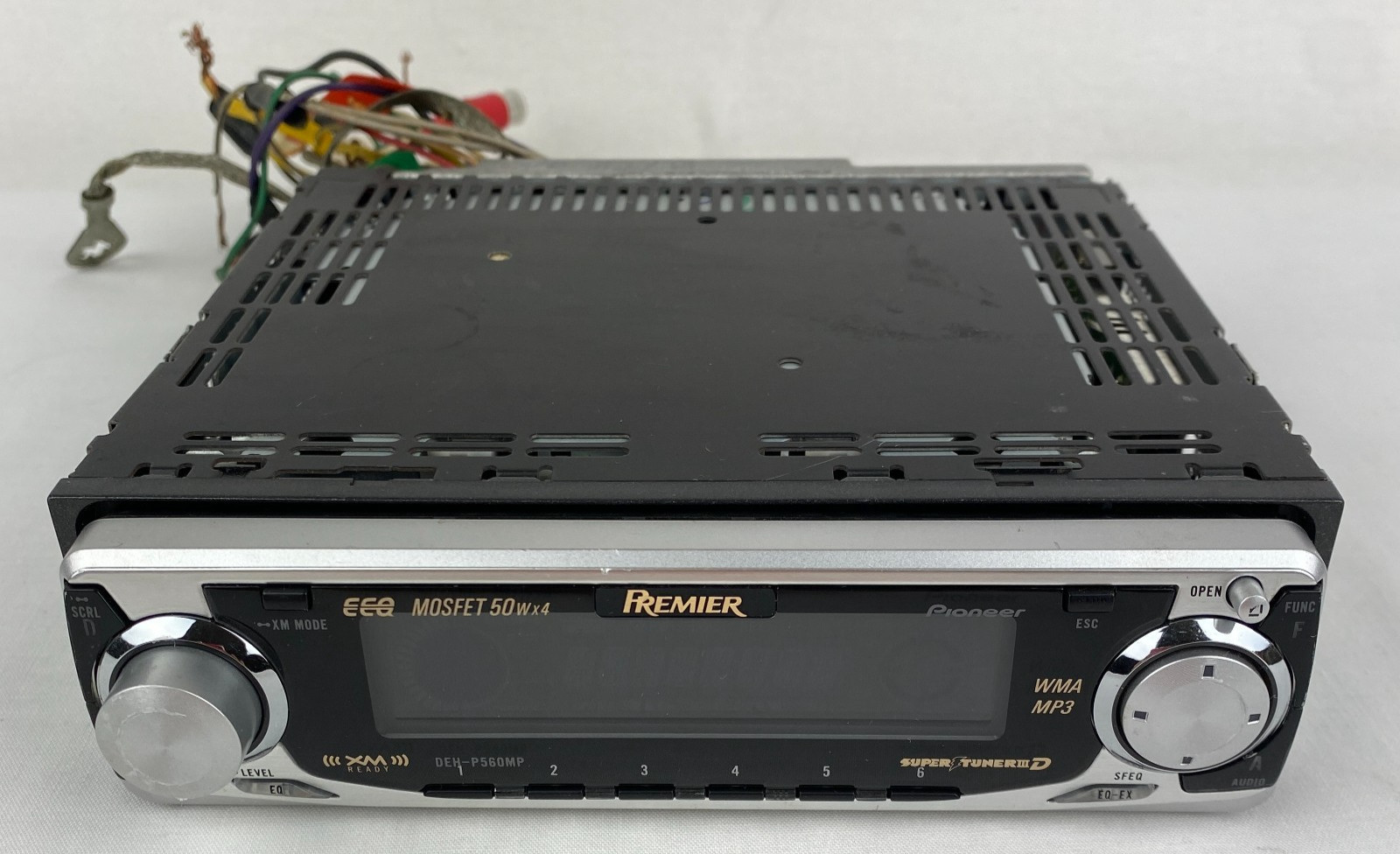 Pioneer Premier DEH-P560MP CD Car Radio *** PARTS ONLY *** B32