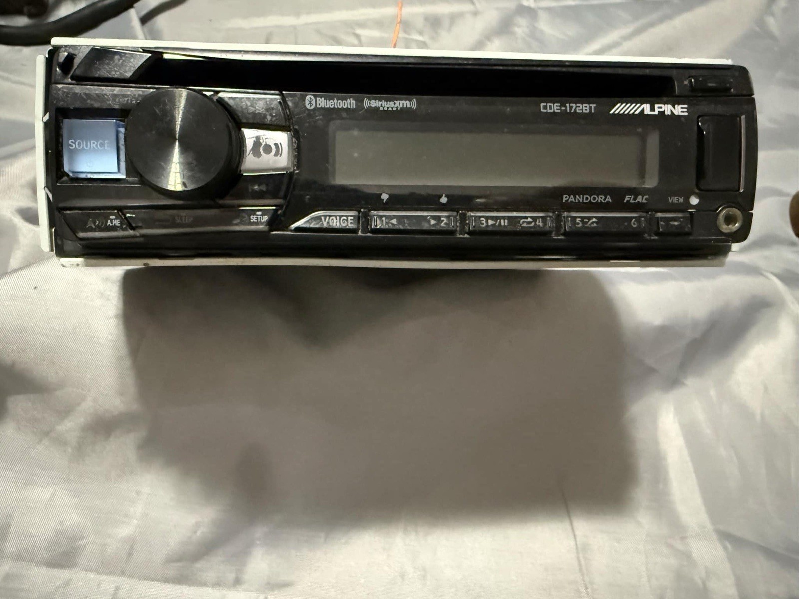 ⭐️PARTS OR REPAIR⭐️ Alpine CD Receiver With Built in Bluetooth-(Cde-172bt)