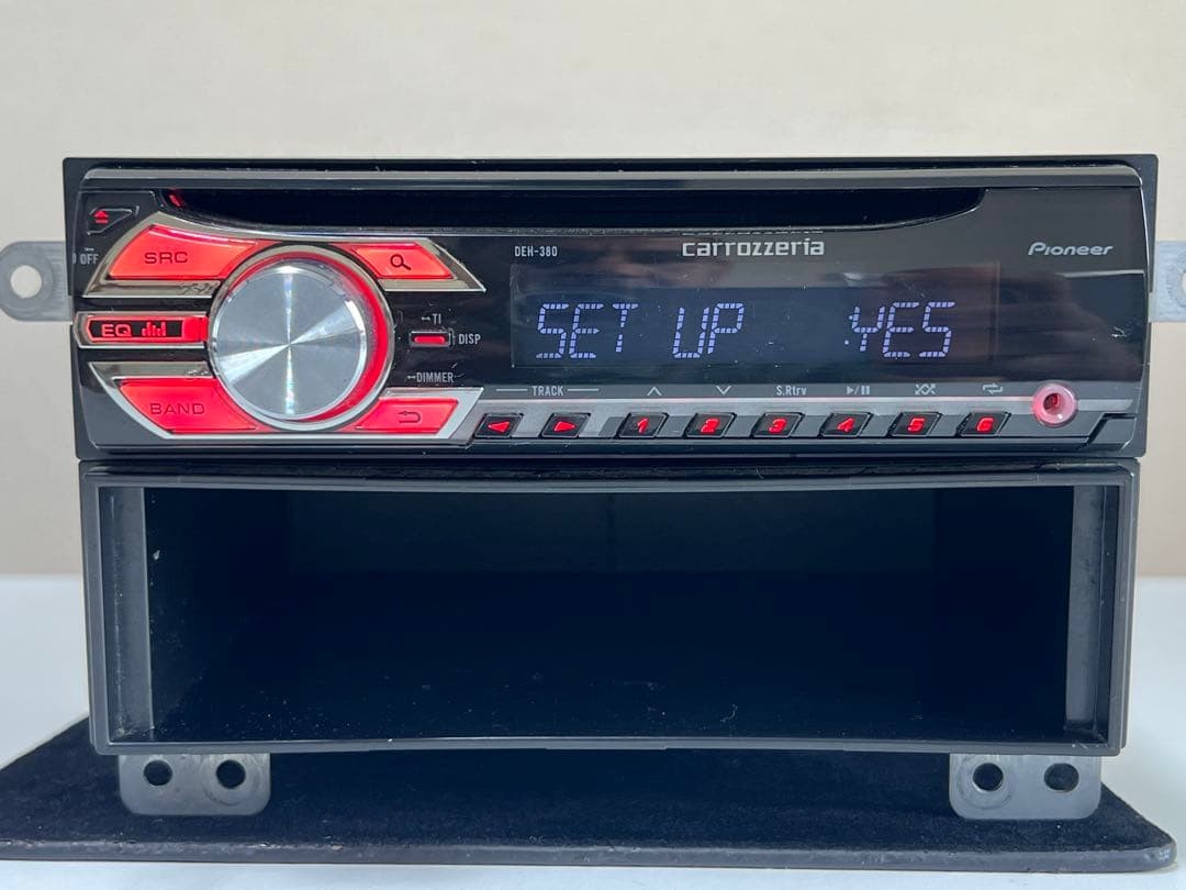Pioneer DEH-380 car audio