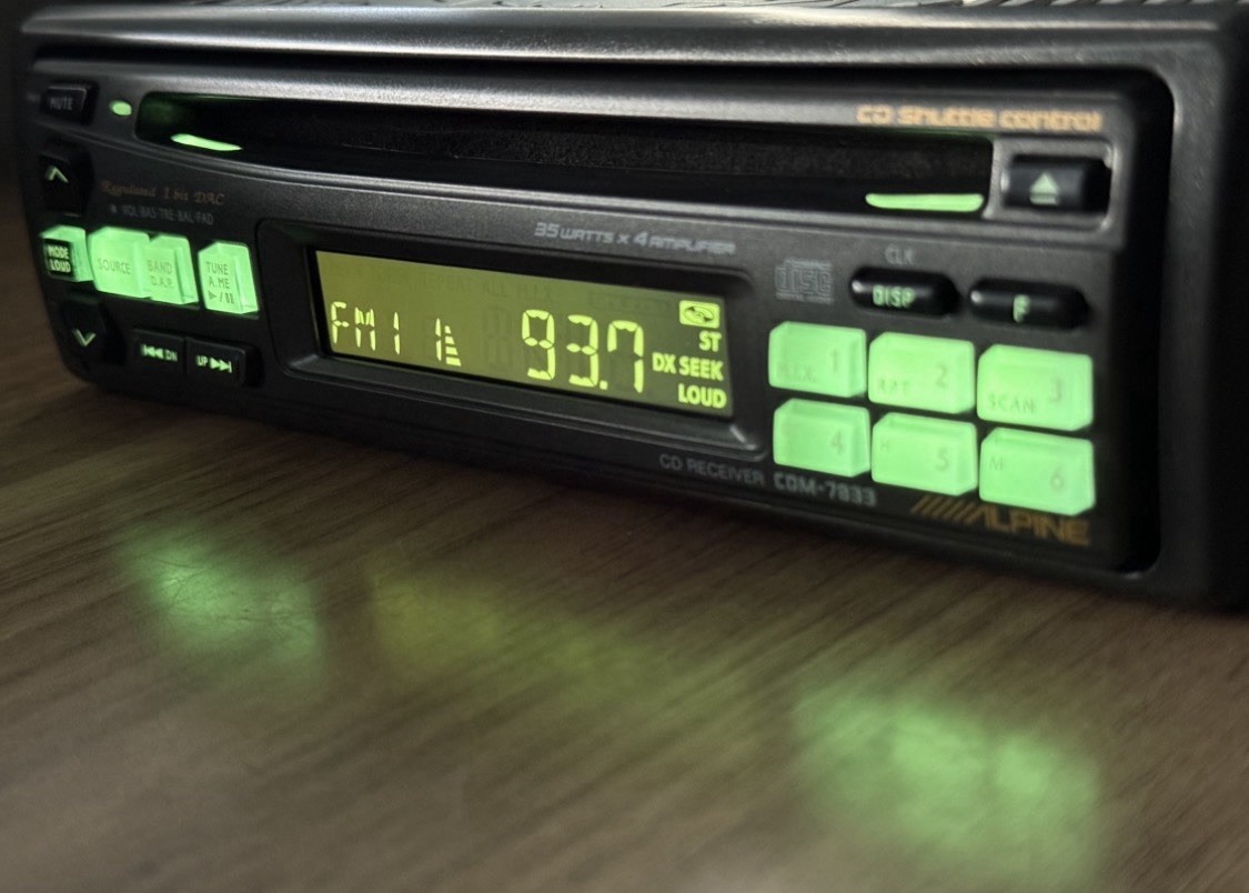 ALPINE CAR AUDIO STEREO IN DASH CD UNIT OLD SCHOOL CDM-7833 VINTAGE RARE! EQ