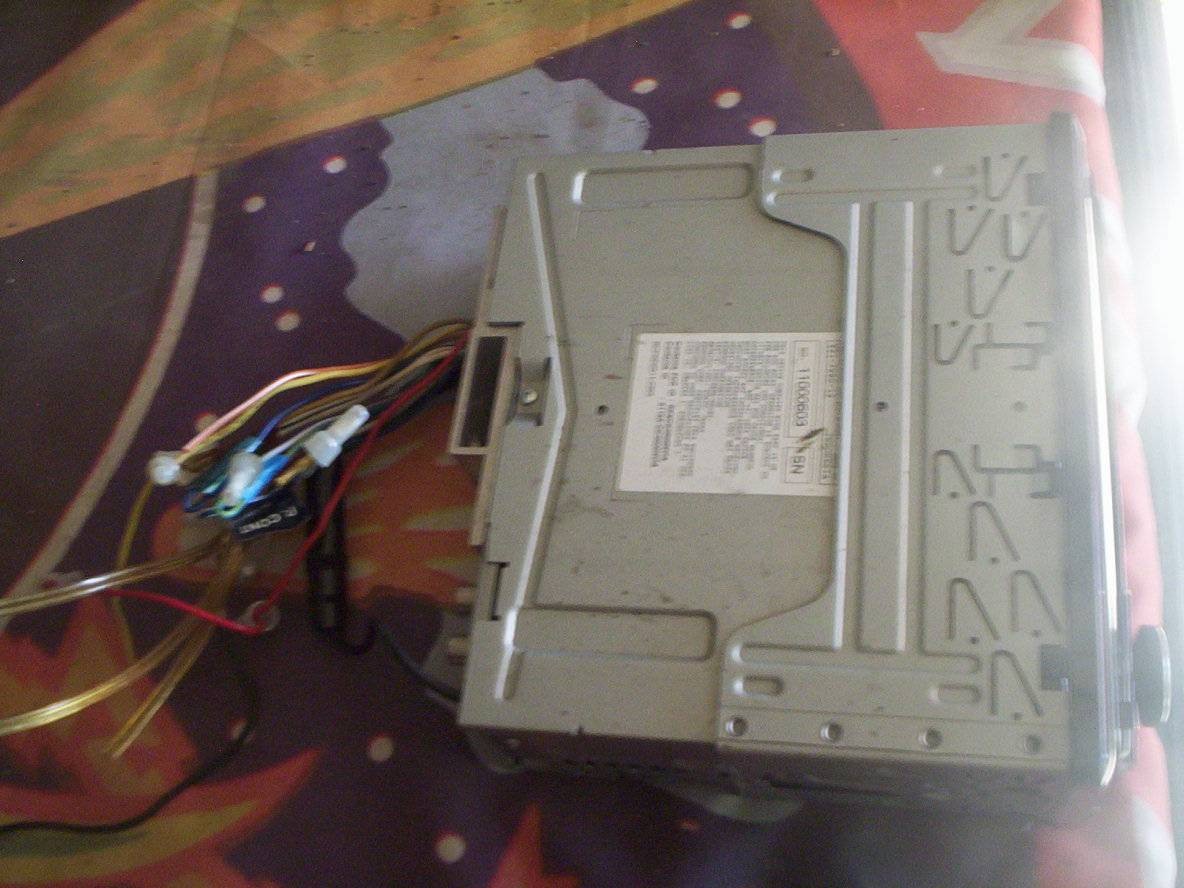 Kenwood KDC-BT848U car stereo read description first