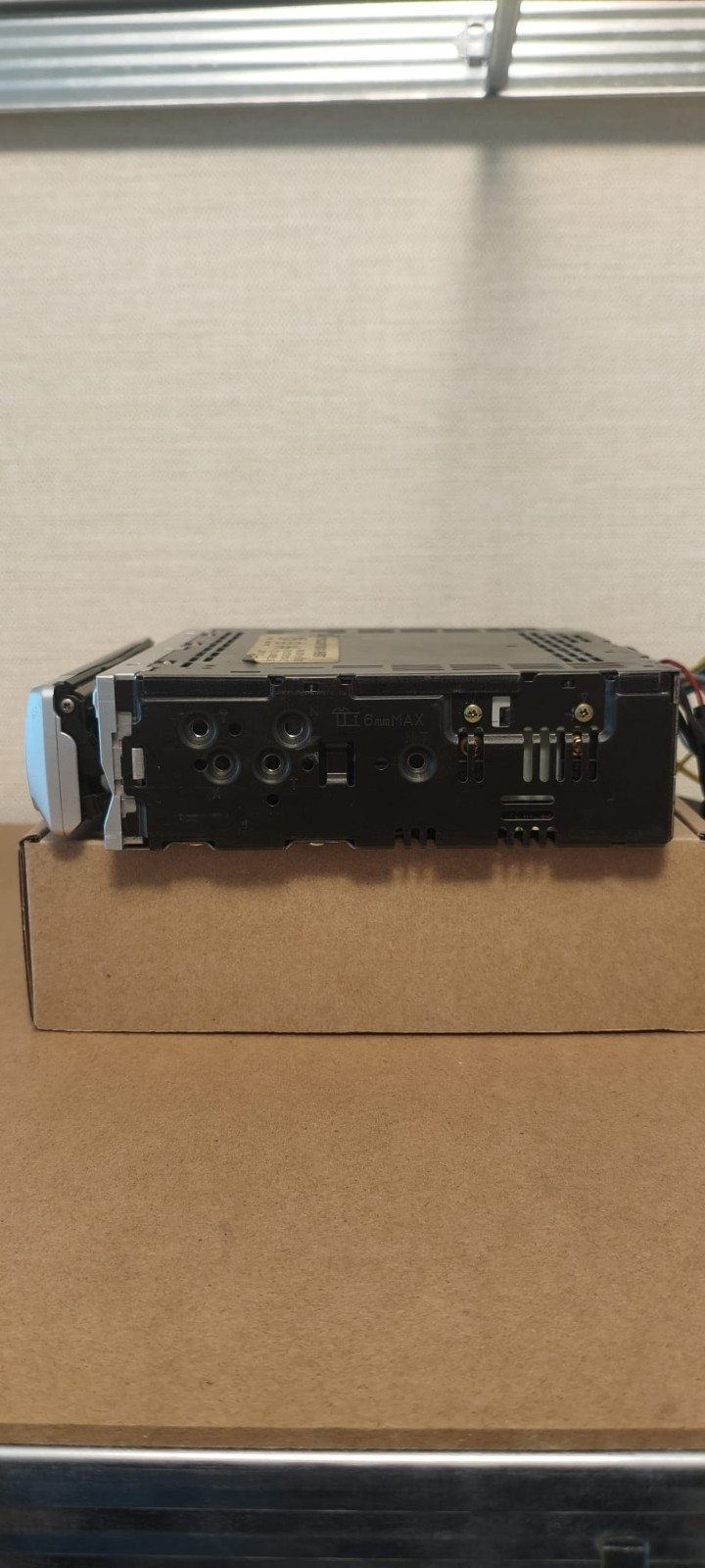 Pioneer Carrozzeria DEH-P717 1-DIN Car Audio Unit – For Parts/Restororation