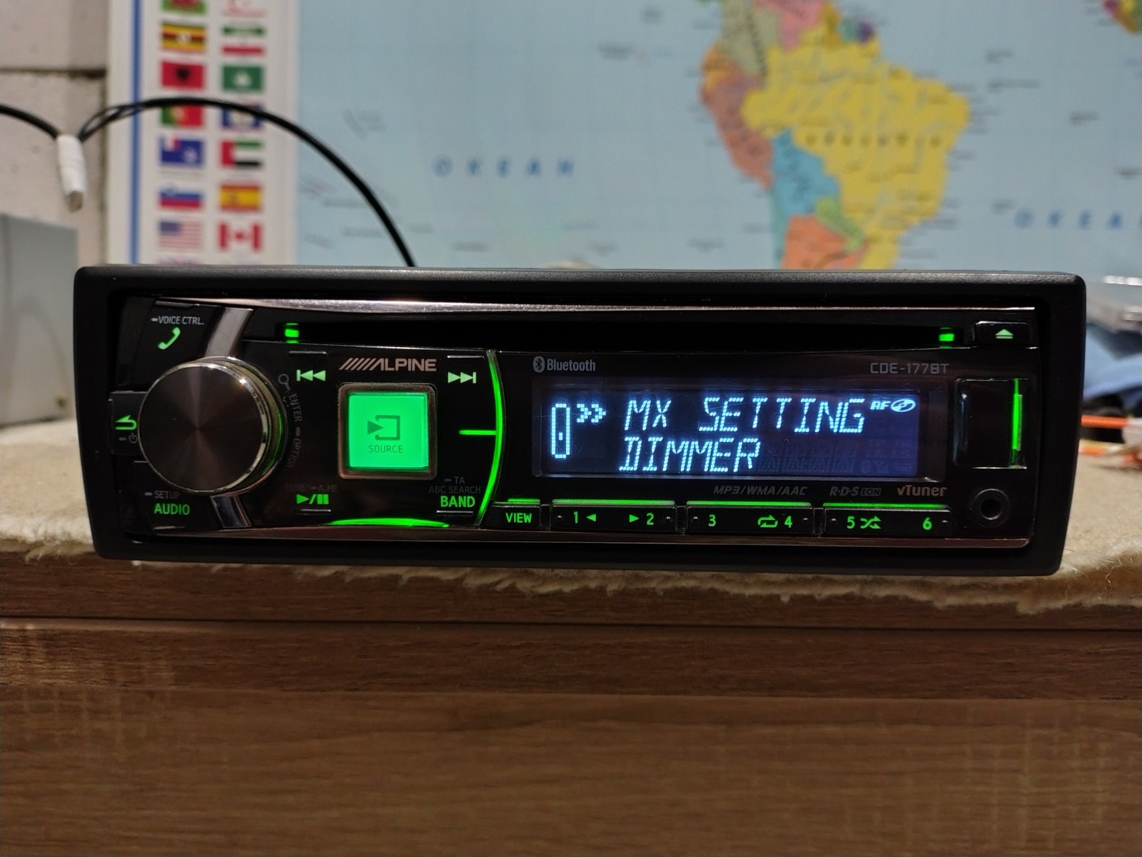 Alpine CDE-177BT Car Stereo CD Media Receiver Fully Working Great Shape