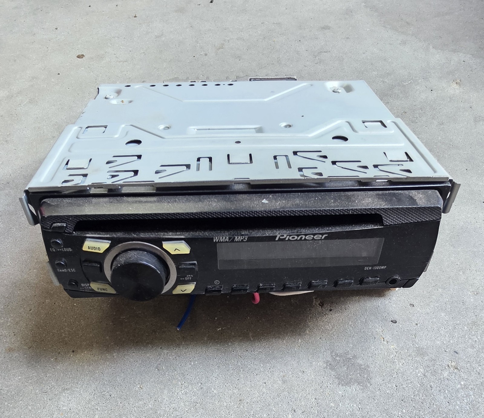 Pioneer DEH-1300MP Single Din Aux Port Radio Used CD
