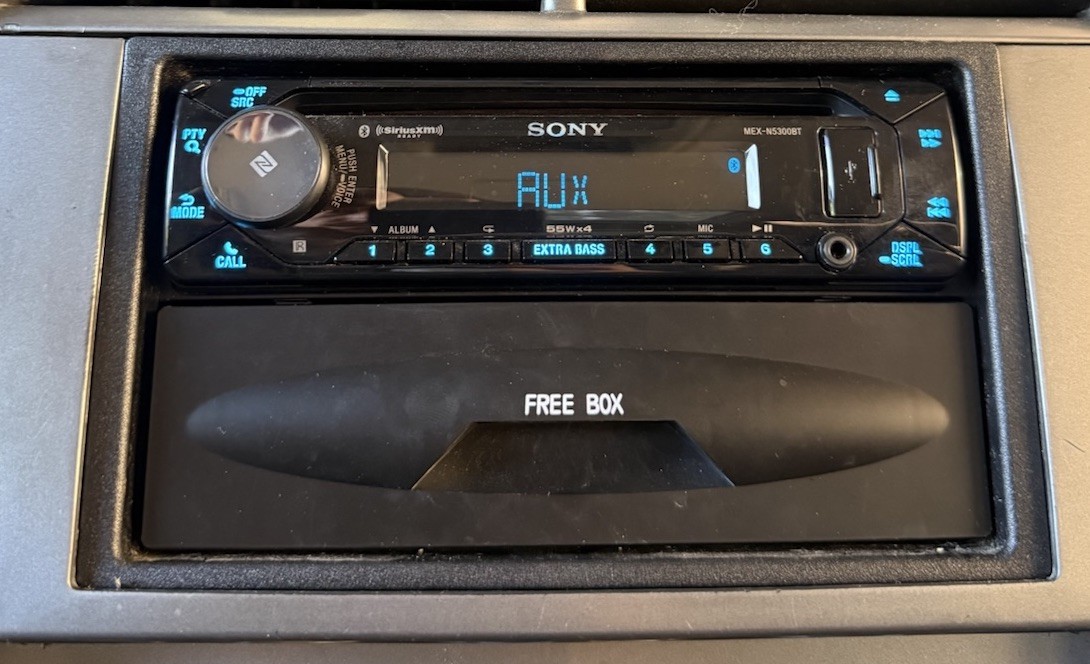 Sony MEX-N5300BT Single-DIN FM/AM CD Bluetooth Car Audio Receiver