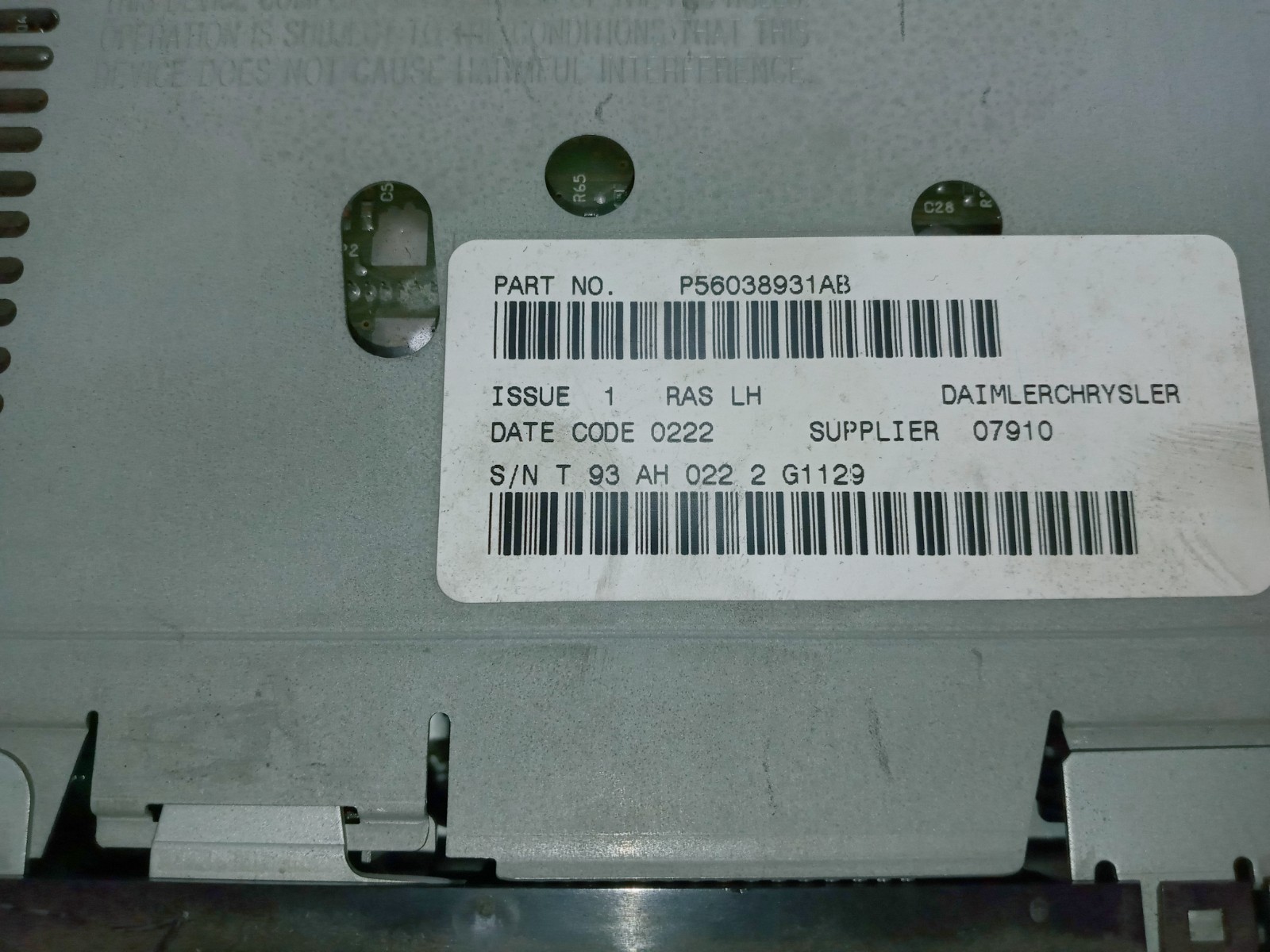 New-Take Out from Dealer AM FM Cassette 1998-02 Dodge Chrysler Jeep P56038931AB