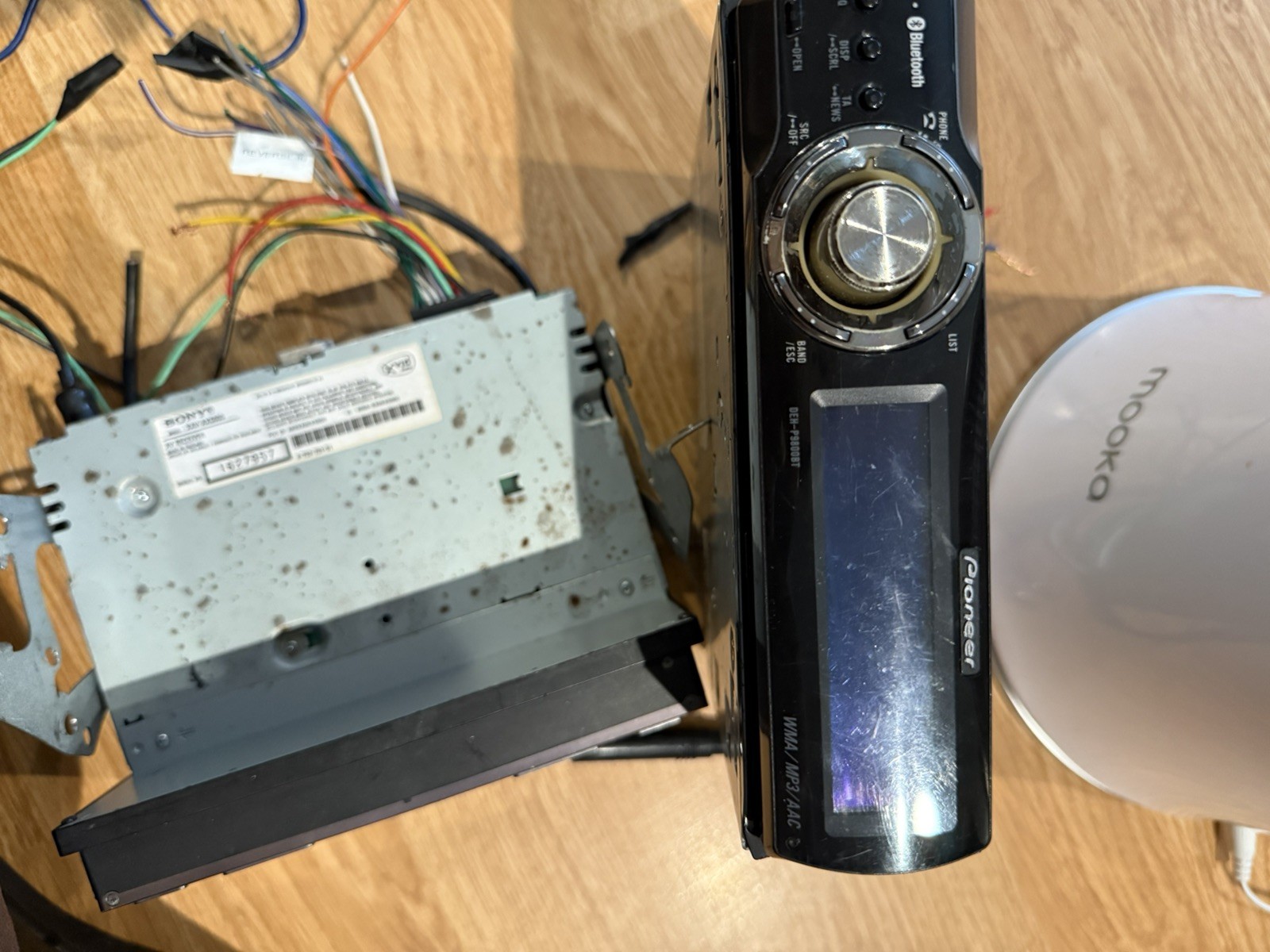 FOR PARTS or FIX. Pioneer DEH-P810 Carrozzeria CD player Bluetooth. NO RETURN