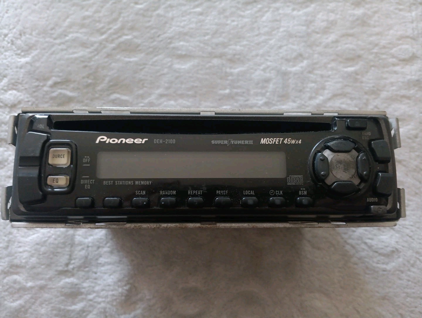 Pioneer DEH-2100 Super Tuner III Car Stereo CD Player AM/FM Tuner MOSFET 45Wx4