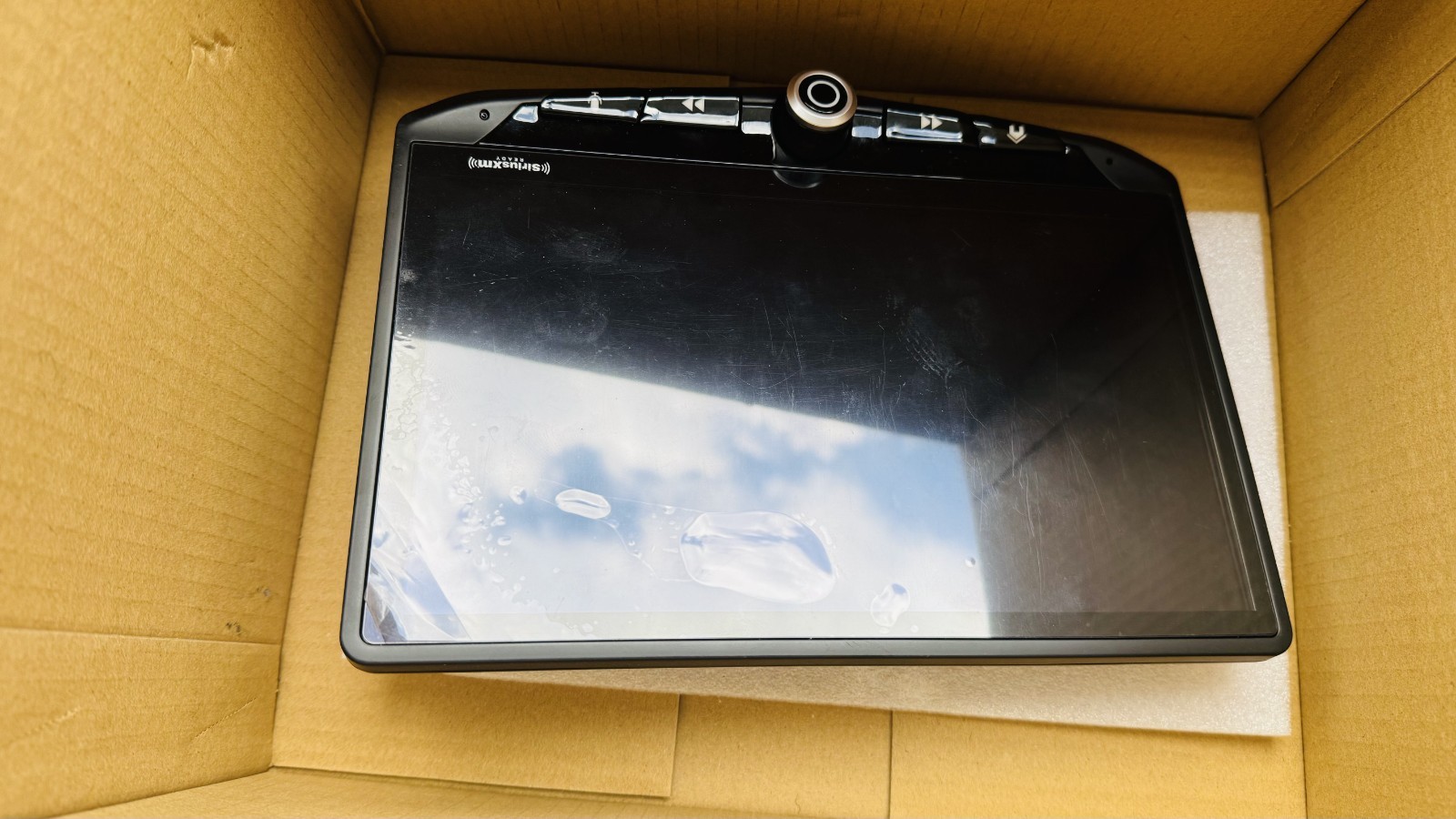 Stinger HEIGH10 2-DIN 10″ Touchscreen Radio Unit – Black (UN1810)