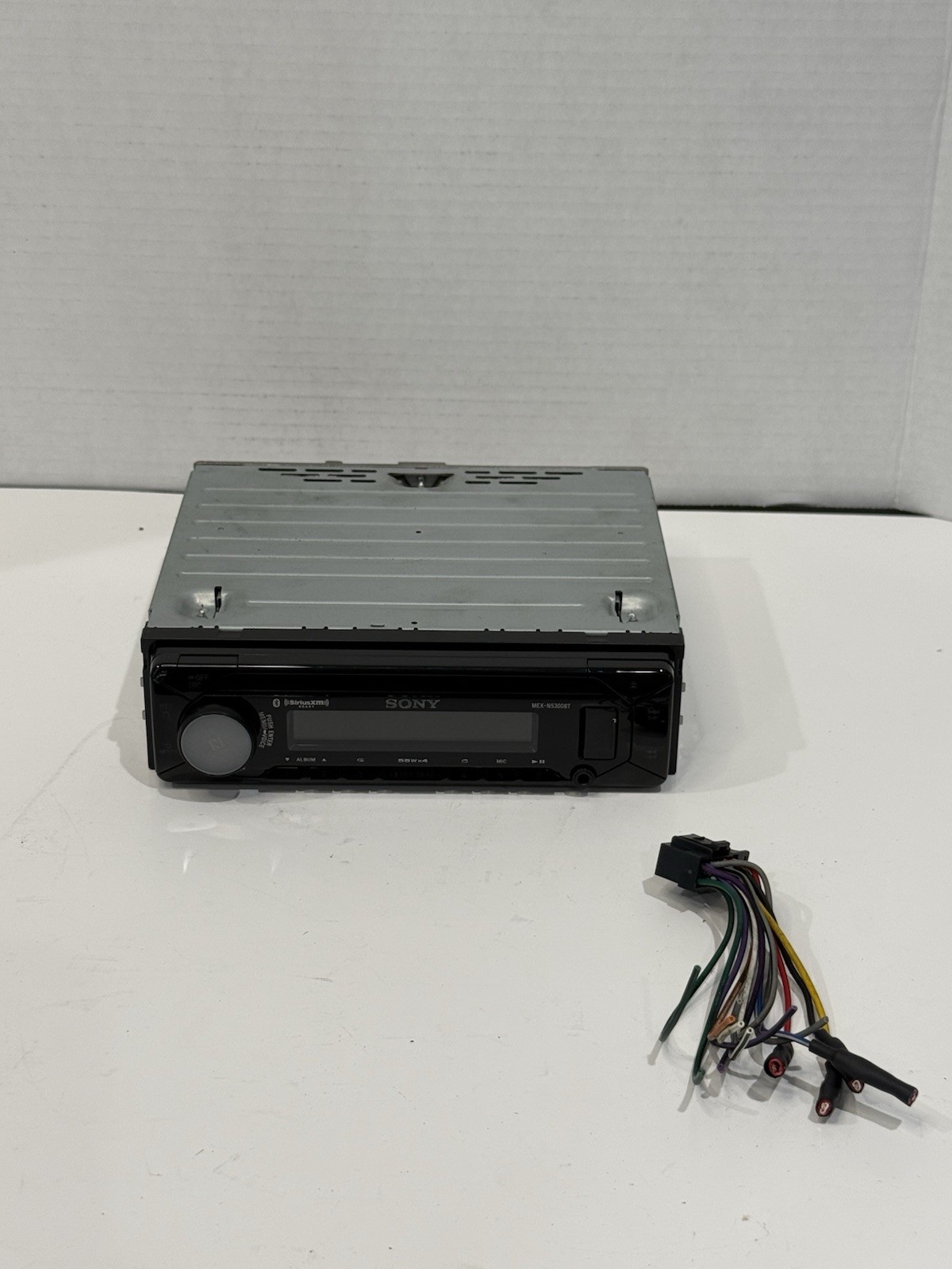 Sony MEX-N5300BT Single-DIN FM/AM CD Bluetooth Car Audio Receiver