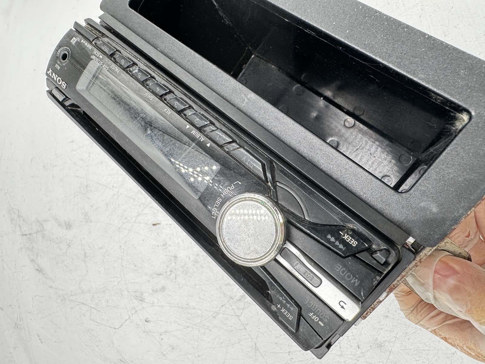 Sony Radio Stereo FM/AM Compact CD player CDX-GT260MP