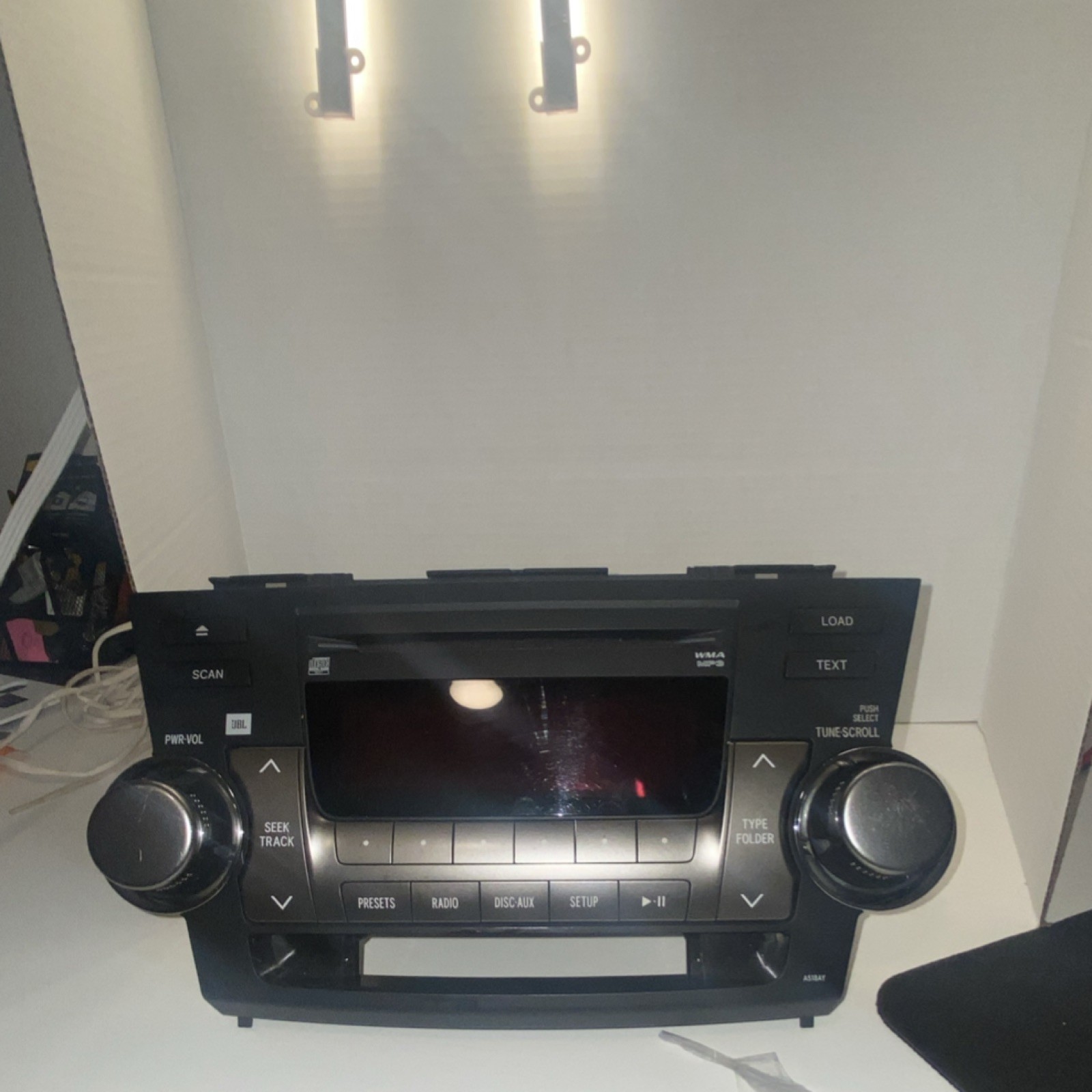 Toyota 86120-0E390-C0 2 DIN AM/FM CD MP3 AUX In-Dash Radio Head Unit untested