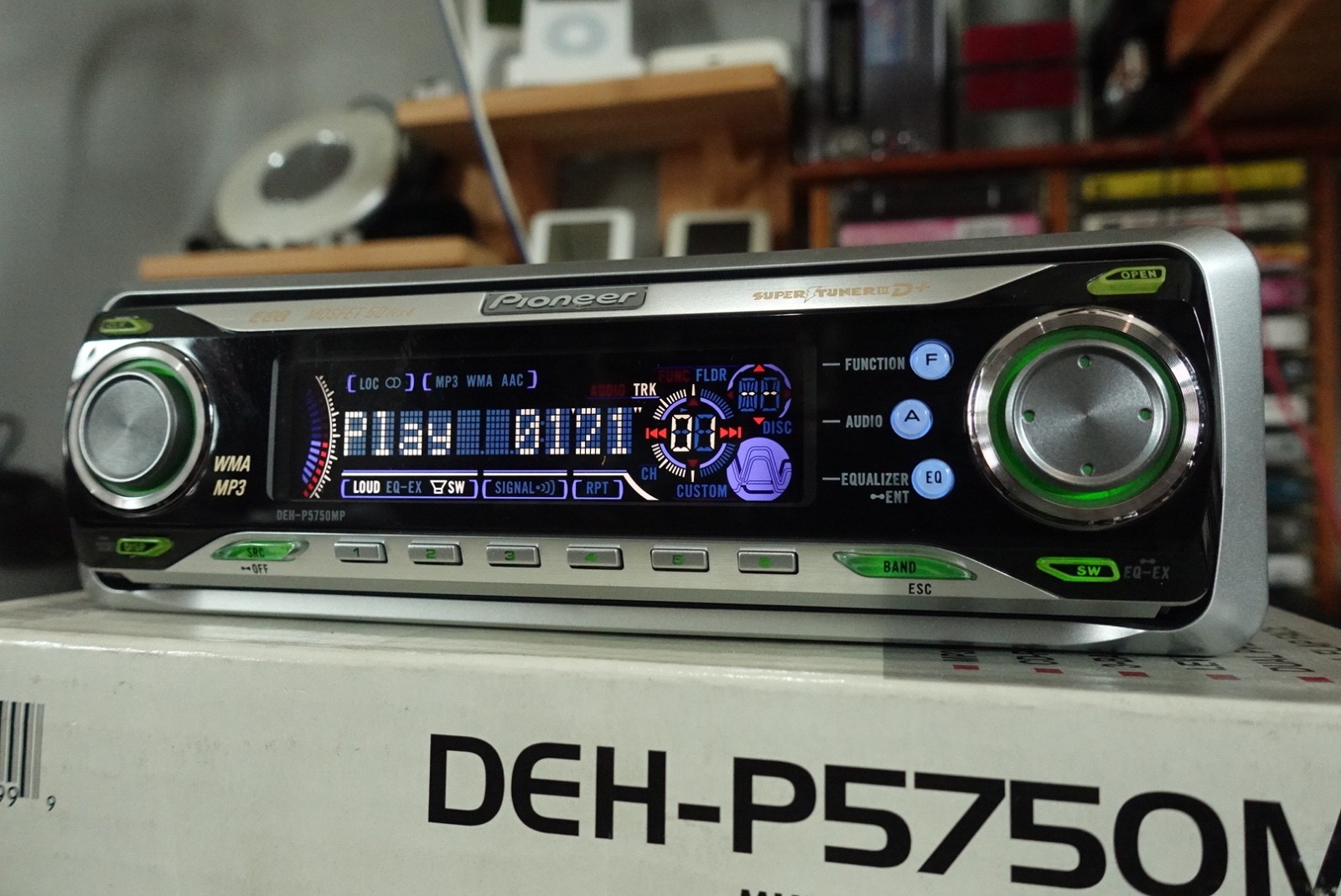 Pioneer DEH-P5750MP. CD/Fm/Aux. New With Open Box.