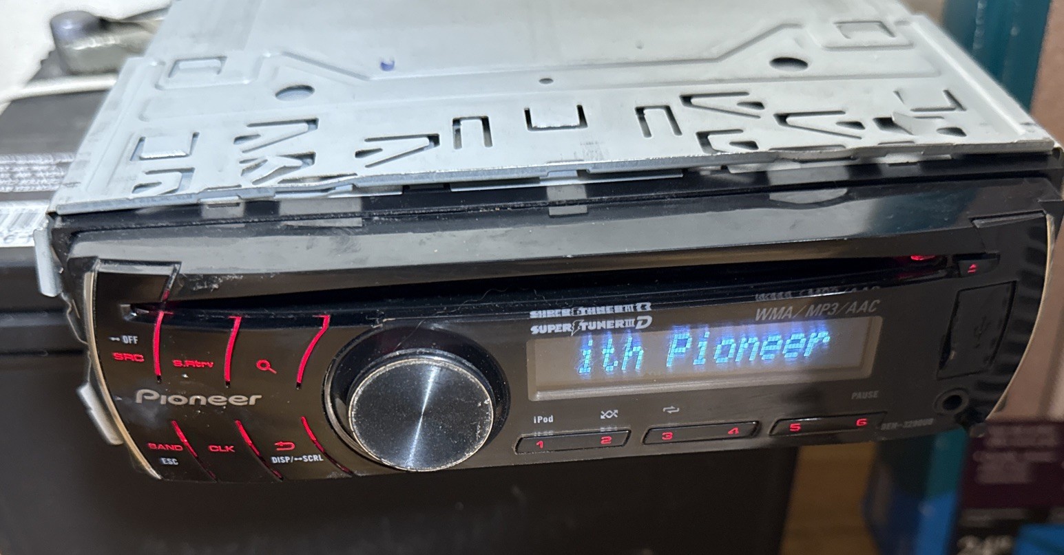pioneer deh-3200ub car stereo Tested Works Missing Trim Ring Might Need New Cage