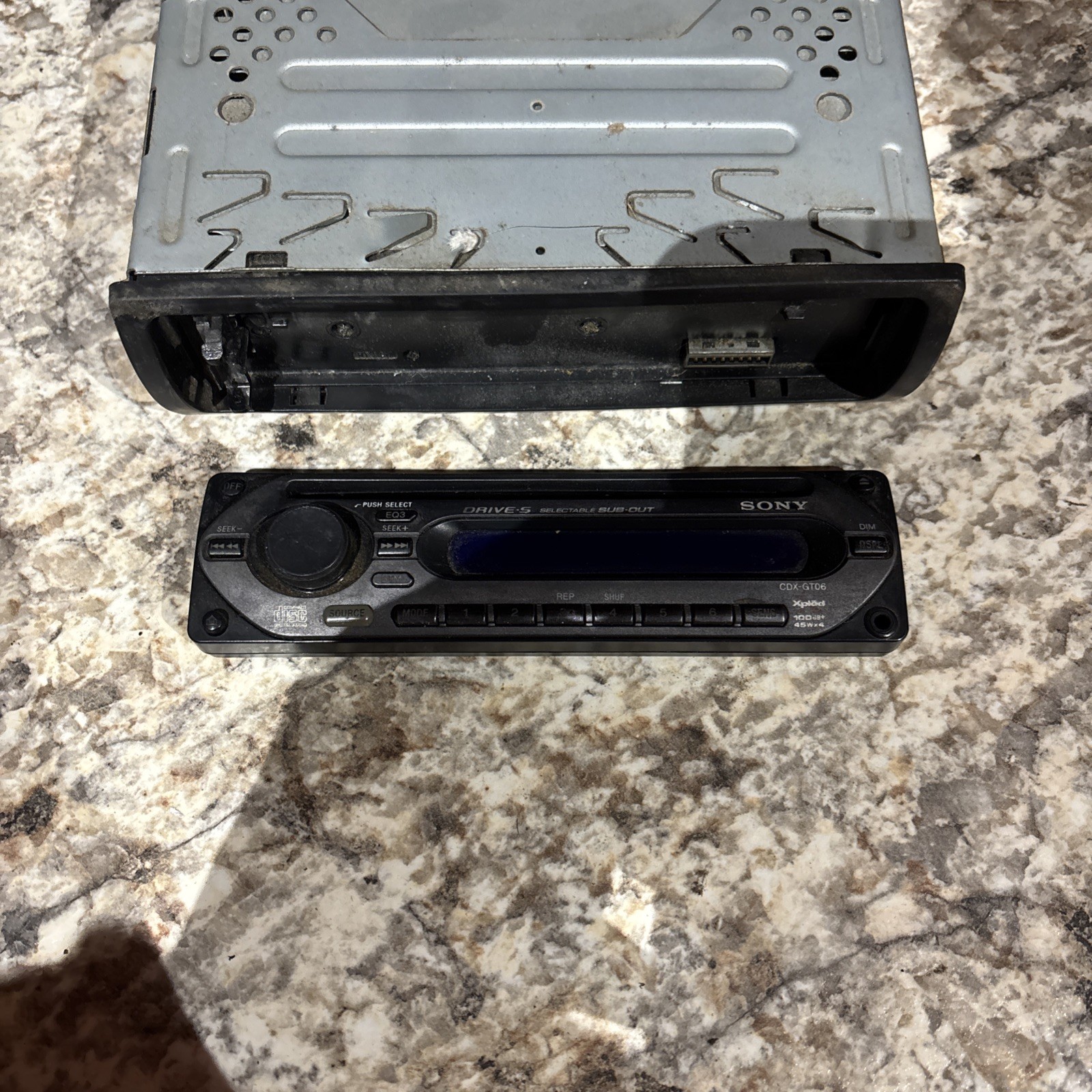 Sony Xplod CDX-GT06 AM/FM Radio CD Player Detachable Face vintage Car Radio