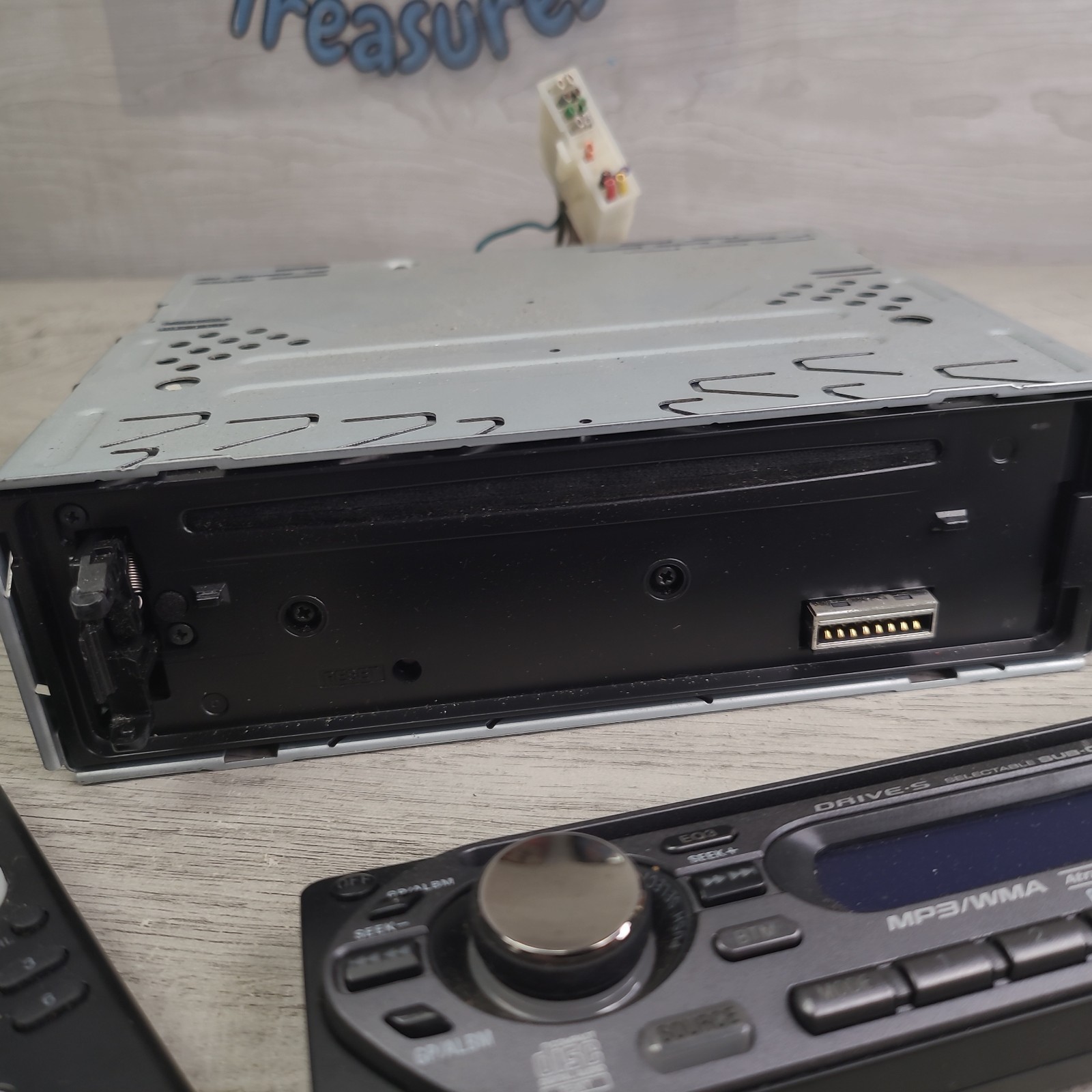Sony CDX-GT200 Xplod Car Stereo CD Player MP3 AUX INCLUDES REMOTE