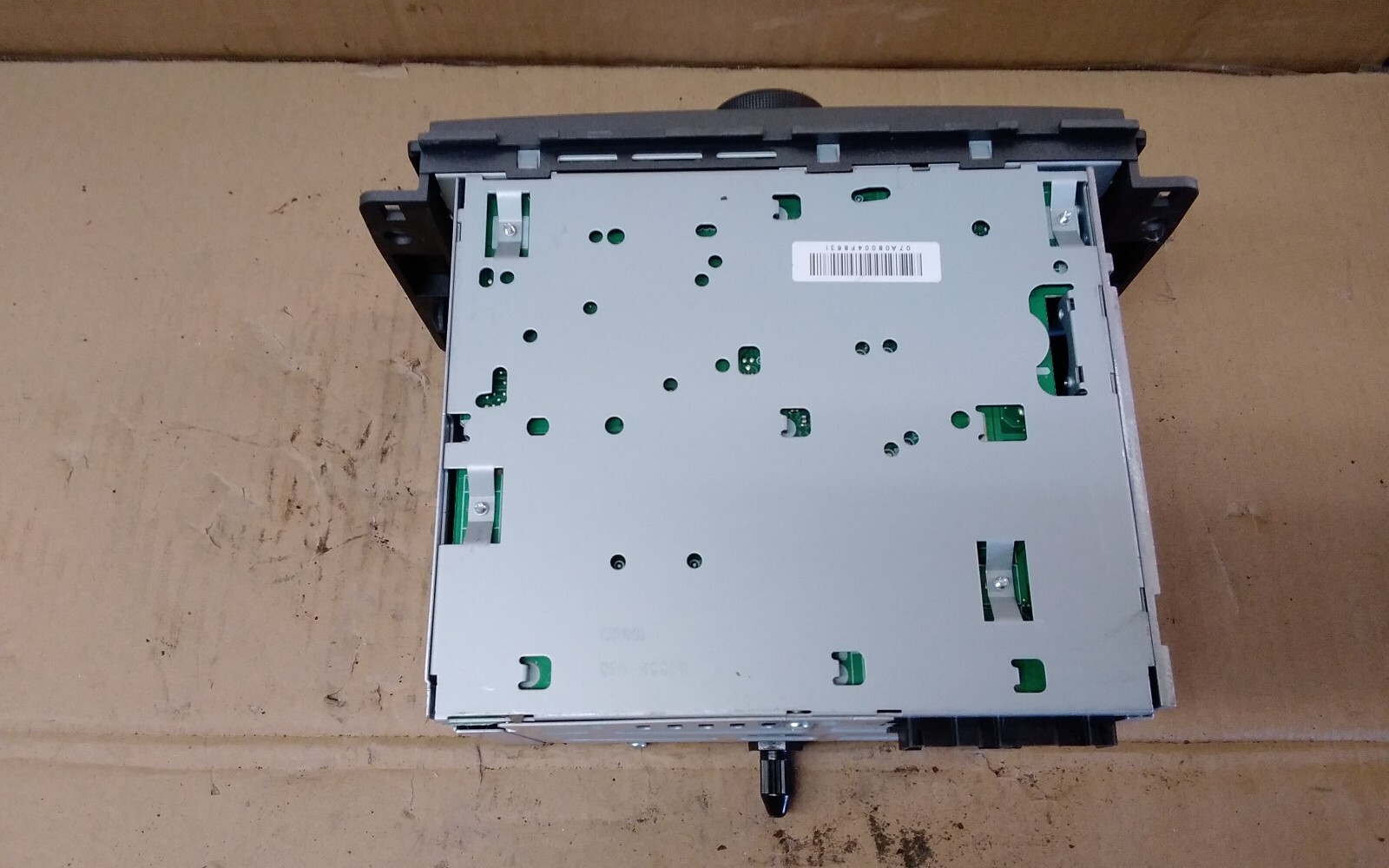 2009 SATURN VUE AM/FM/CD RADIO GREY ID-20790696
